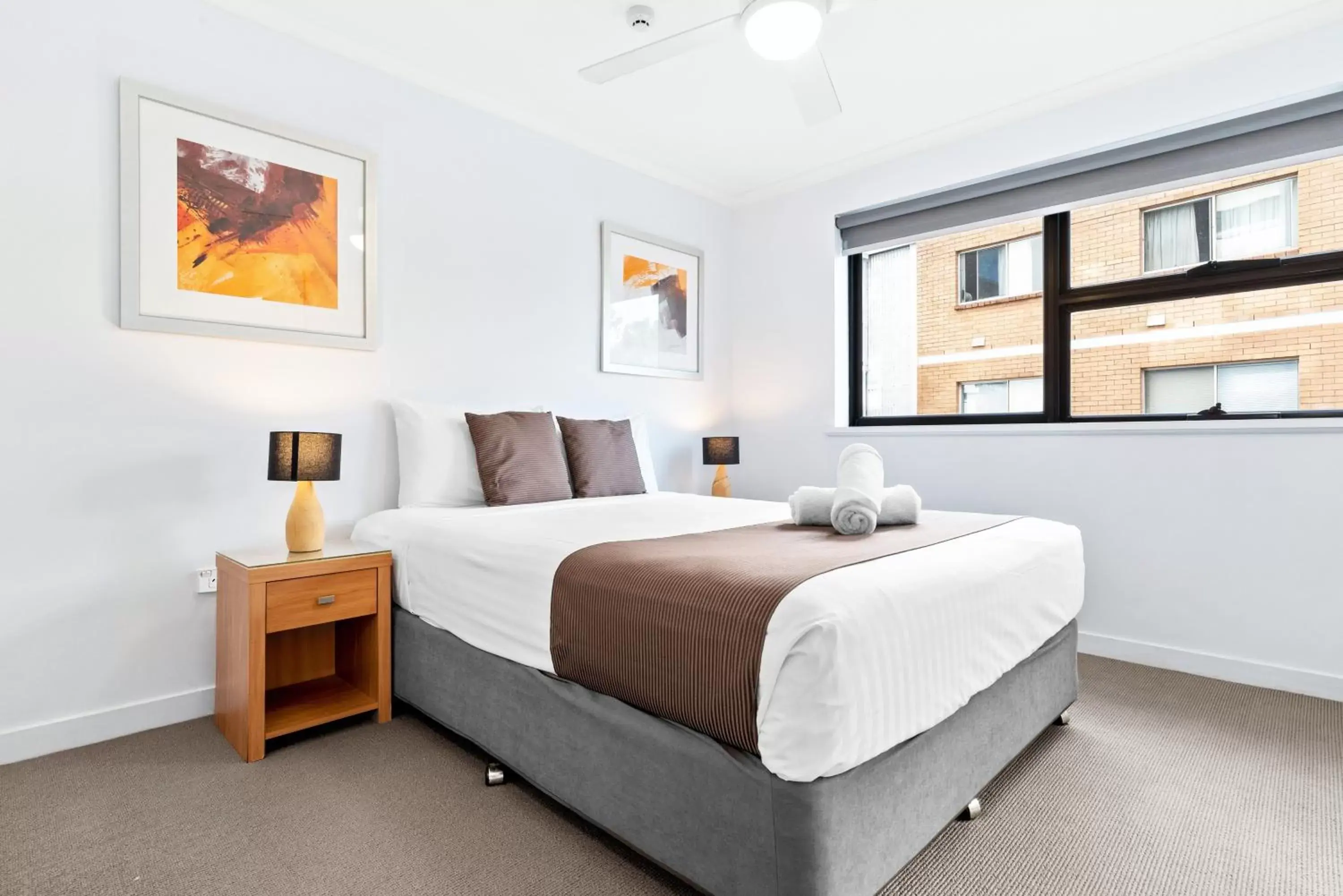Bedroom, Bed in Windward Apartments