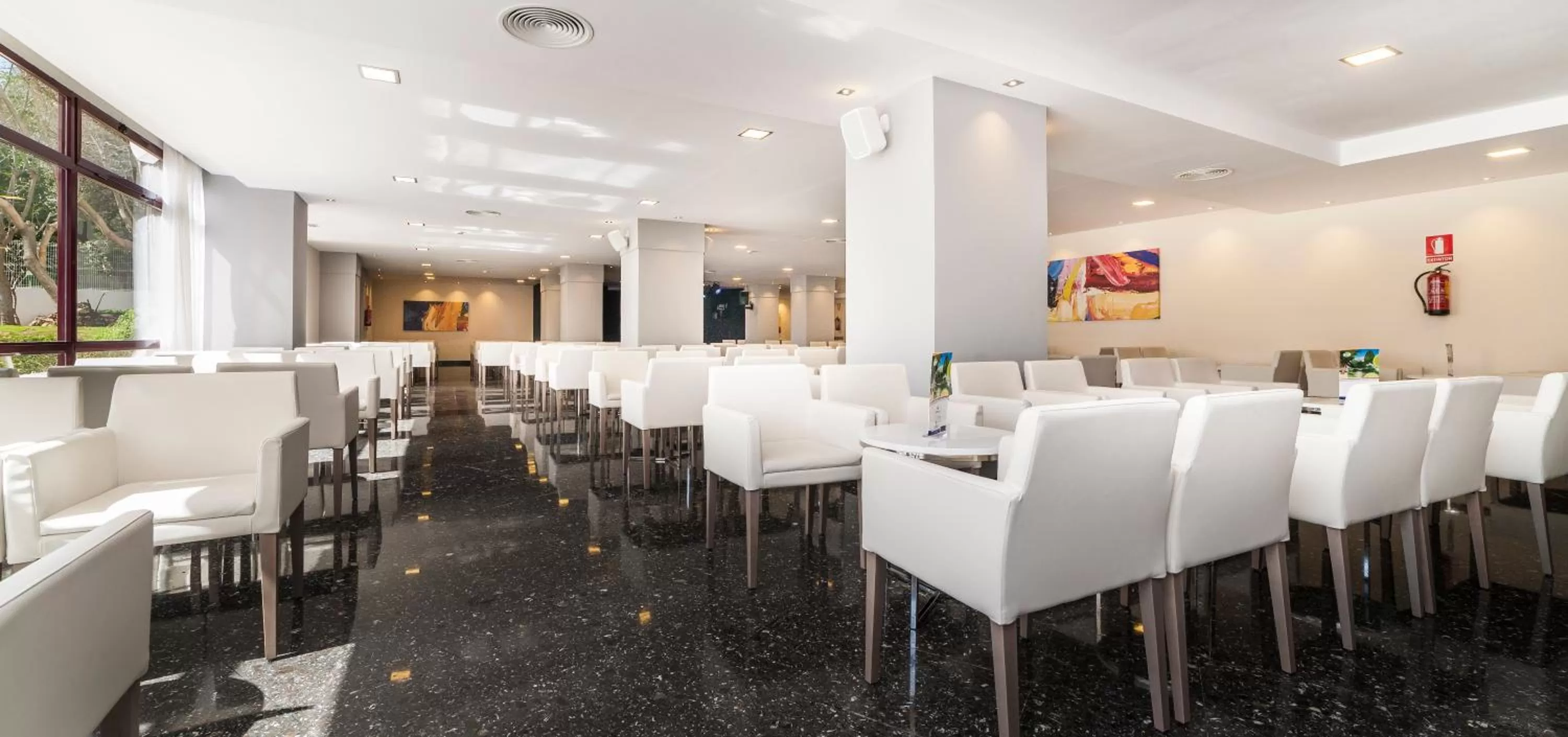 Lounge or bar in Globales Palmanova