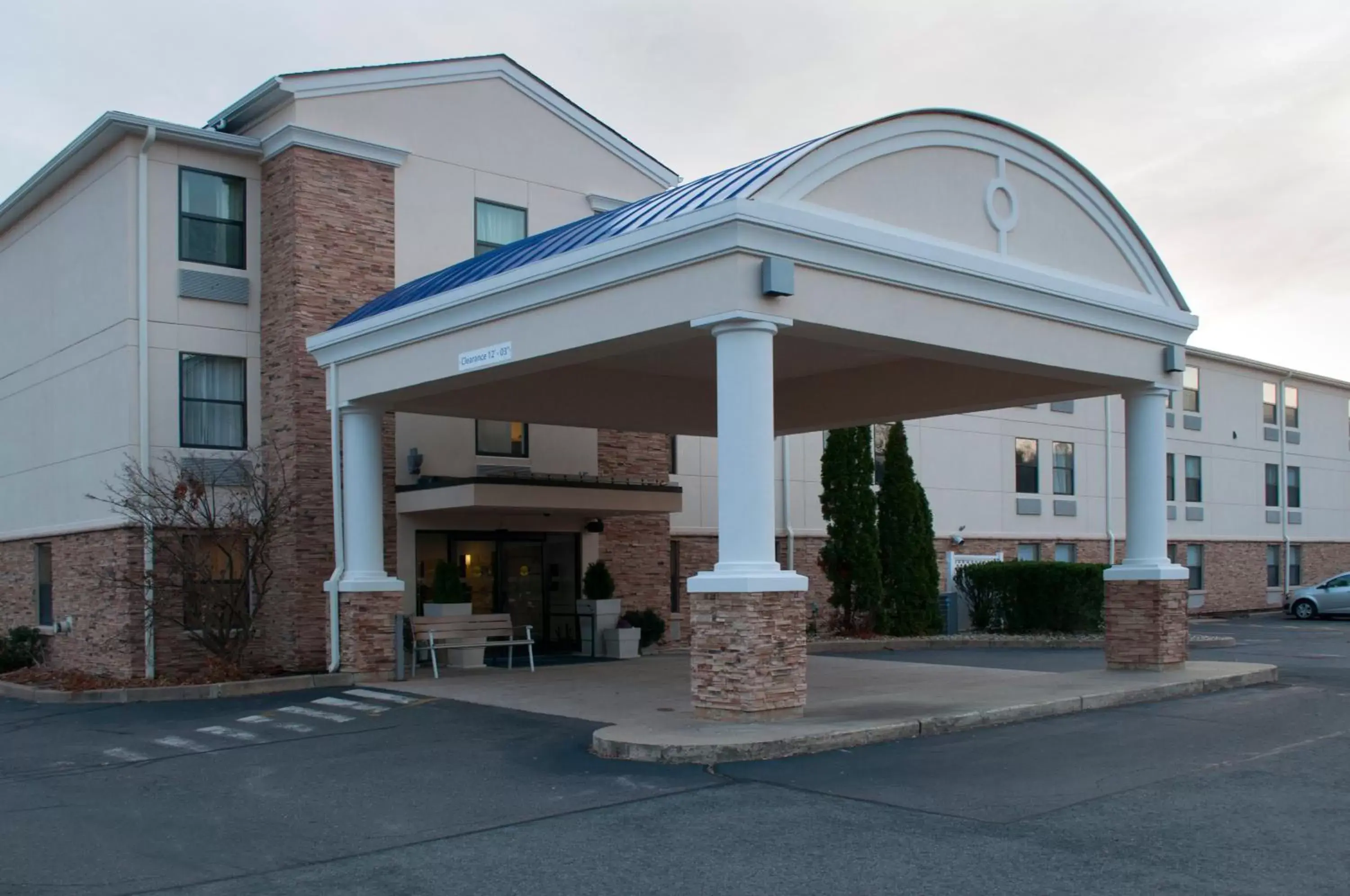 Property Building in Holiday Inn Express Vernon-Manchester, an IHG Hotel