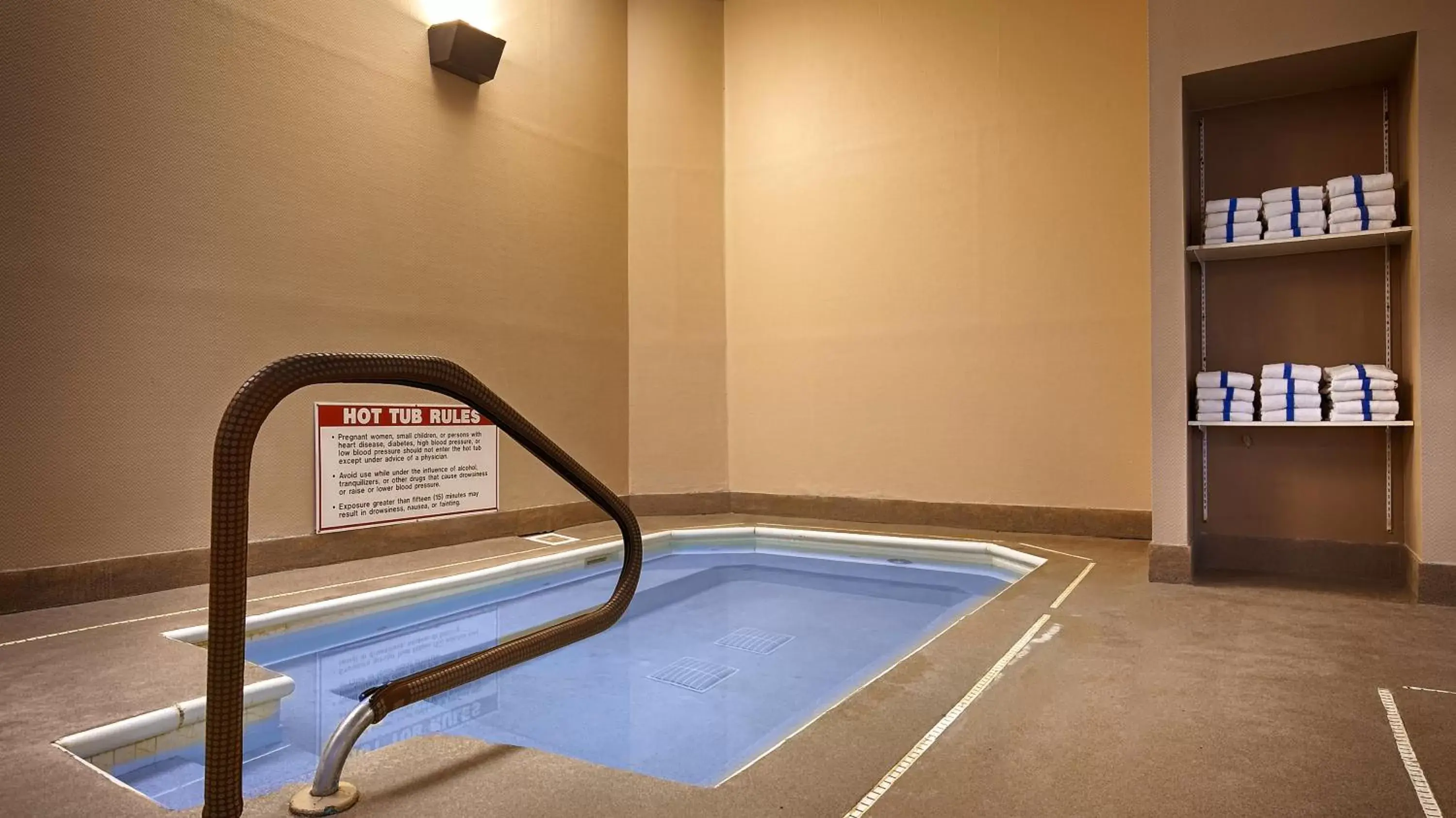 Sauna, Swimming Pool in Best Western Plus Brandywine Inn & Suites