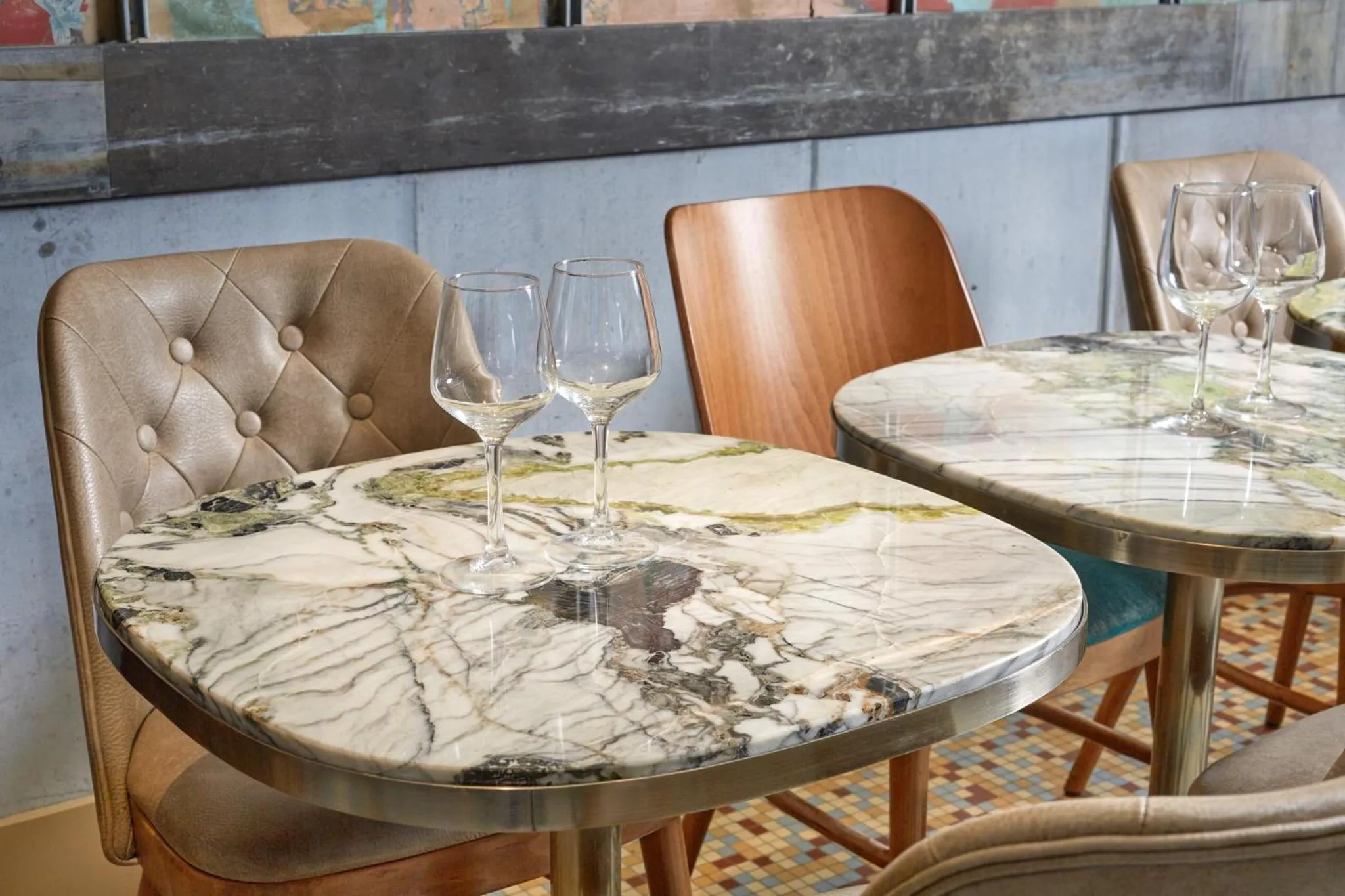 Drinks in Le Robinet d'Or Paris Canal Saint Martin