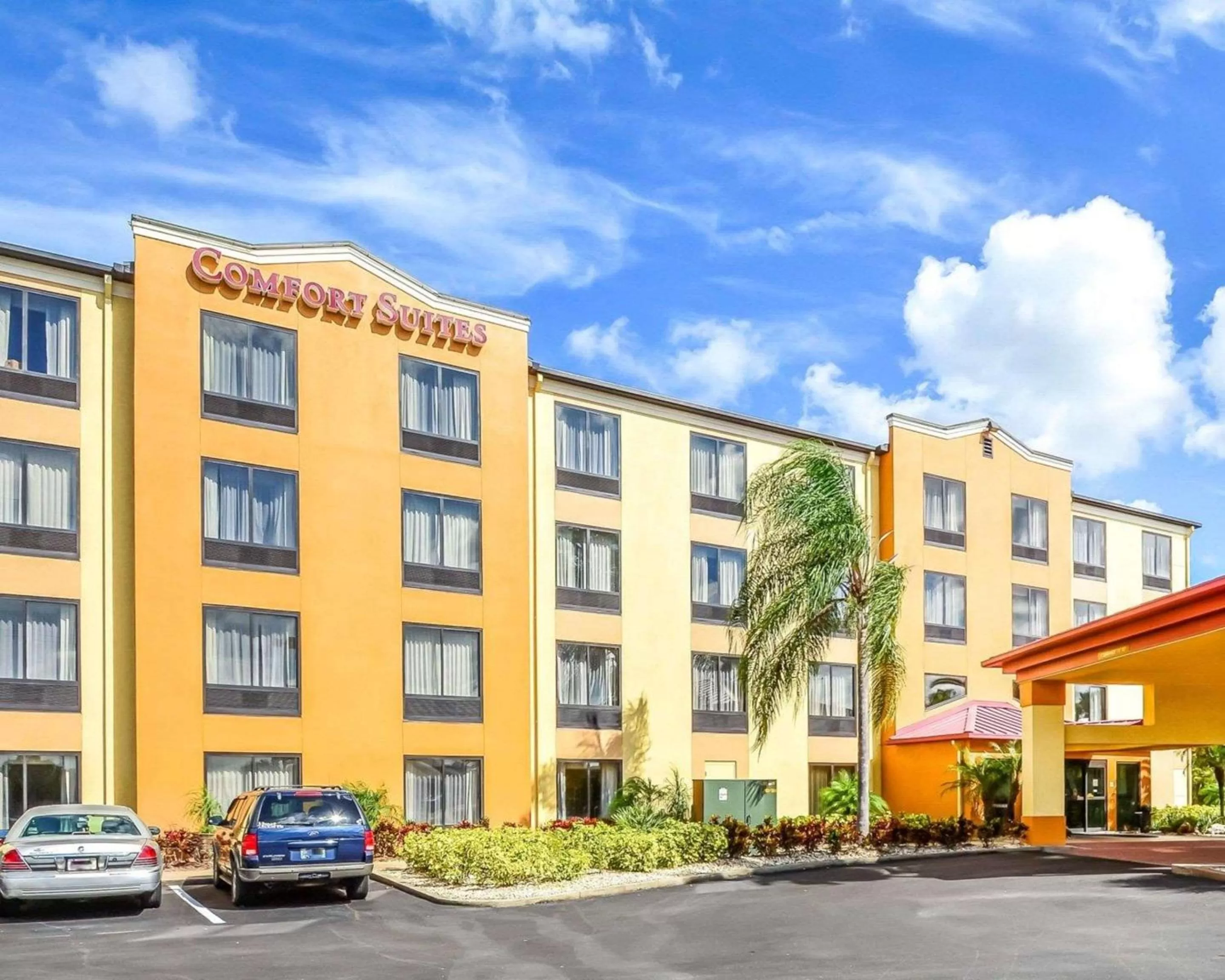 Property building in Comfort Suites Tampa - Brandon