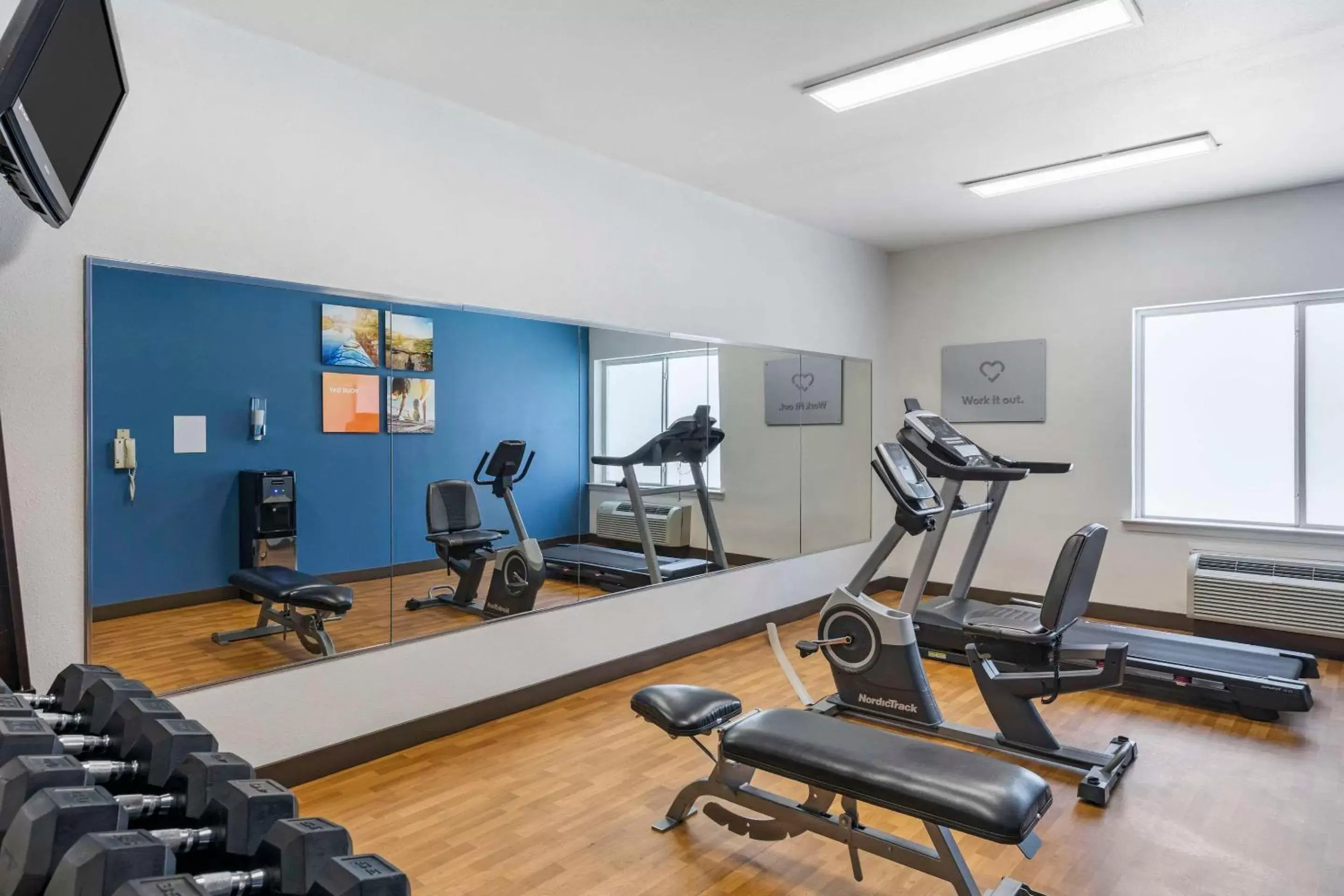 Fitness centre/facilities, Fitness Center/Facilities in Comfort Suites Tulare