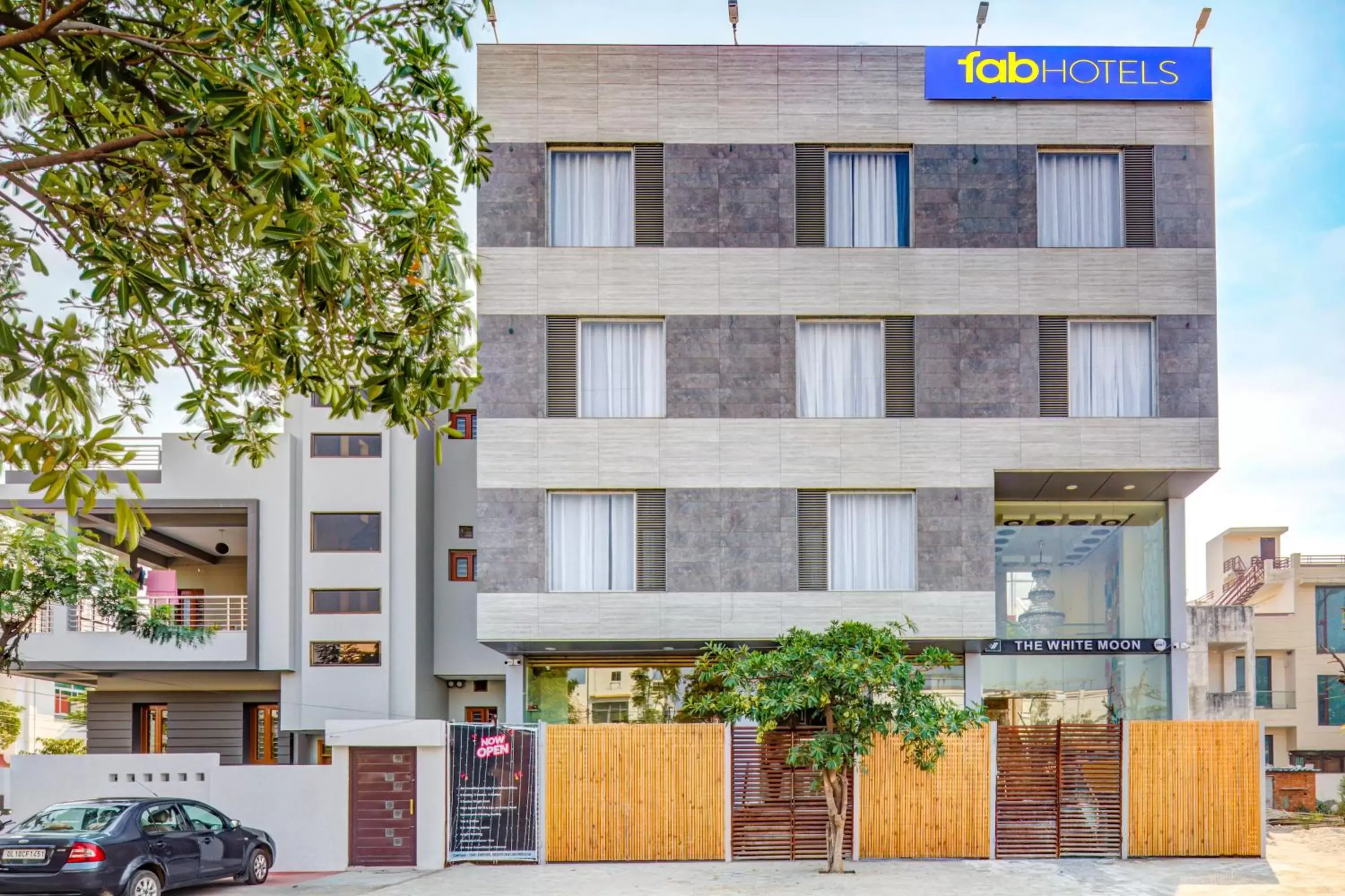 Property building in FabHotel The White Moon Property building in FabHotel The White Moon