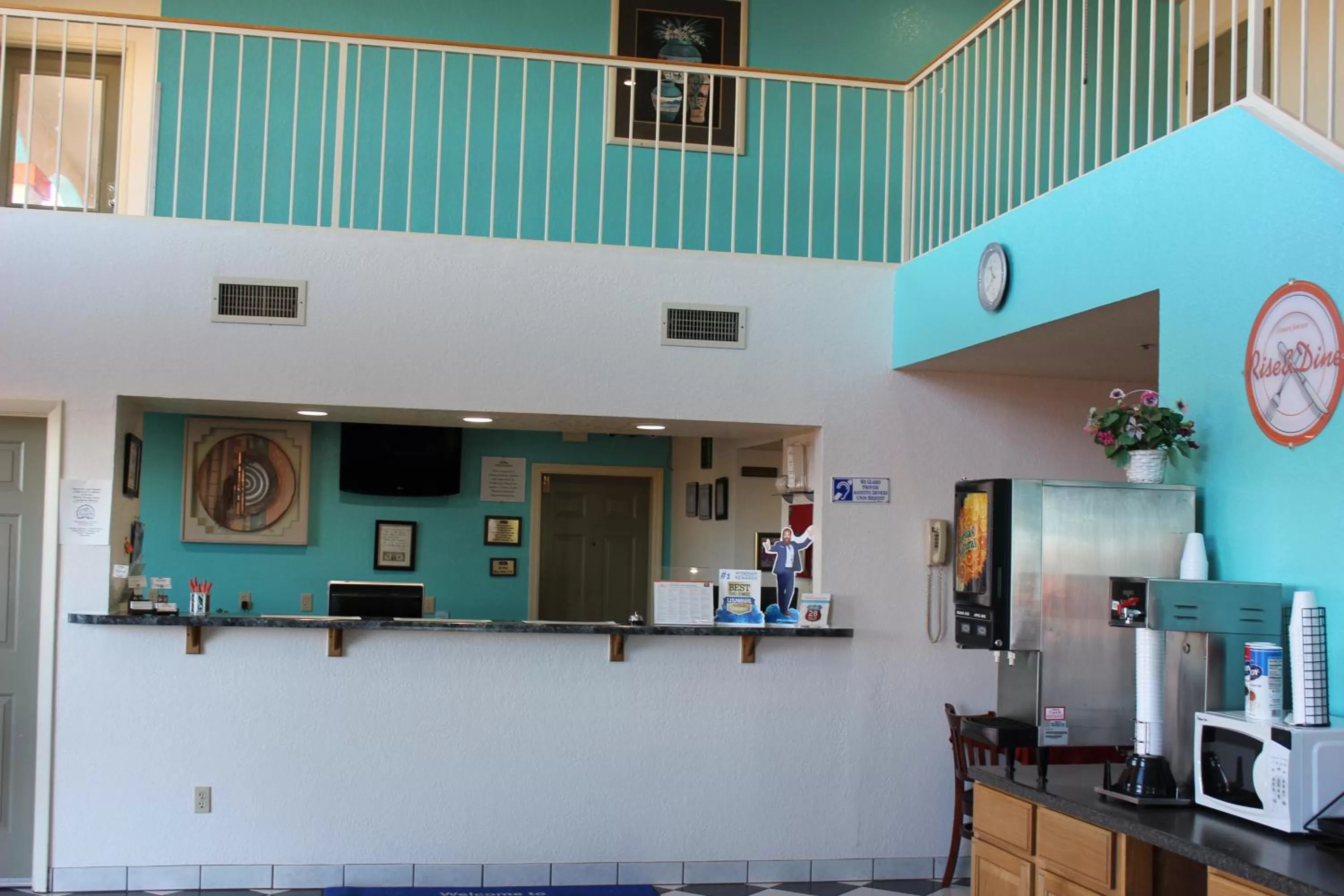 Lobby or reception in Howard Johnson by Wyndham Holbrook