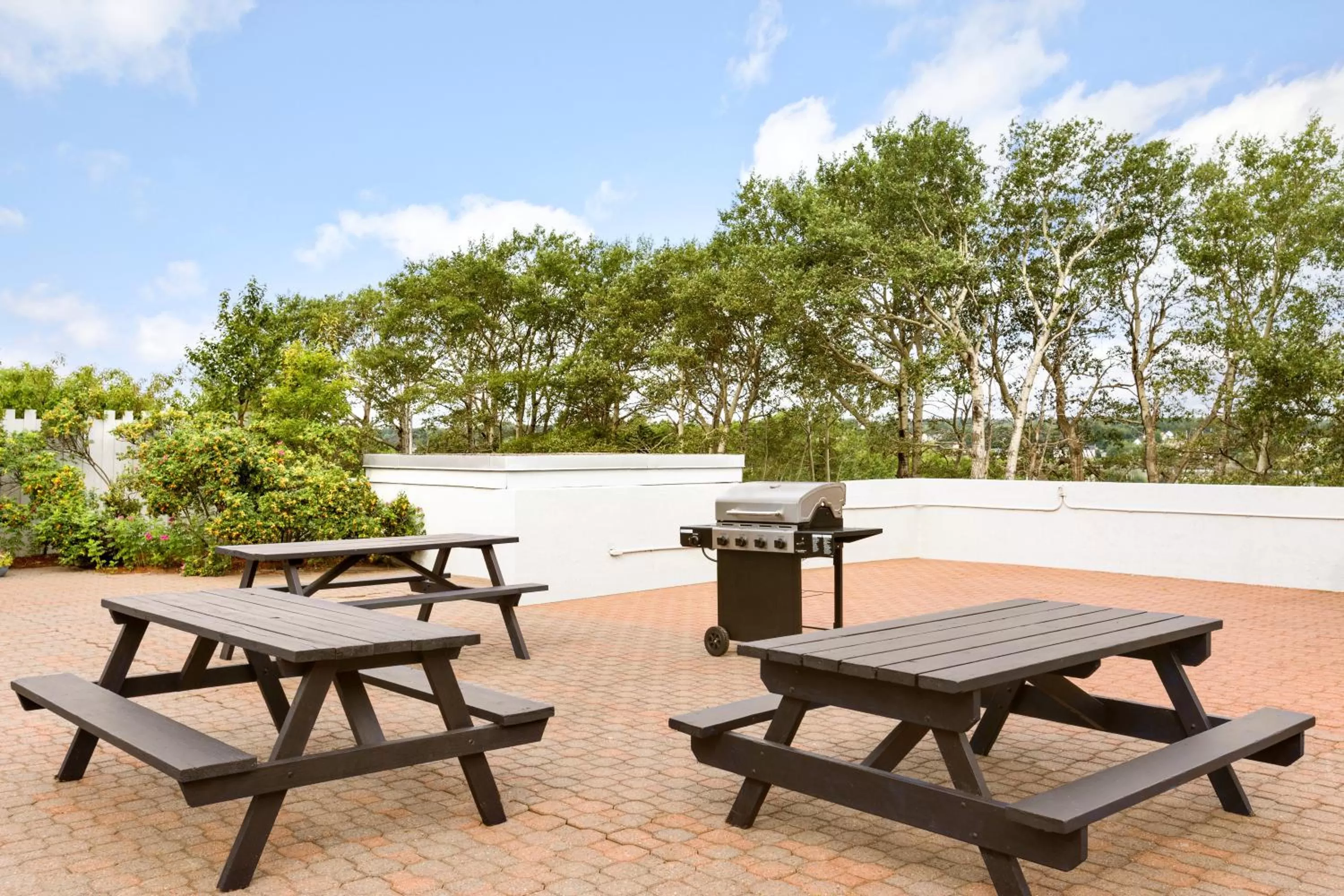 Patio in Travelodge by Wyndham Sydney