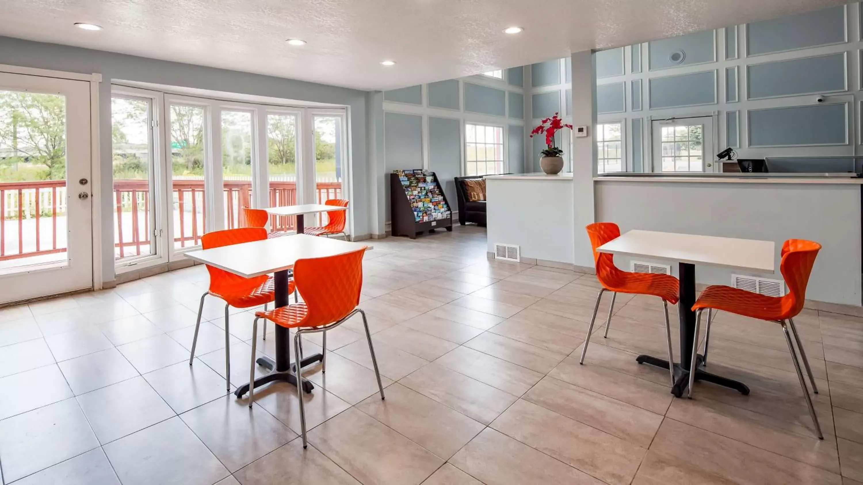 Restaurant/places to eat in SureStay Hotel By Best Western Olathe Restaurant/places to eat in SureStay Hotel By Best Western Olathe