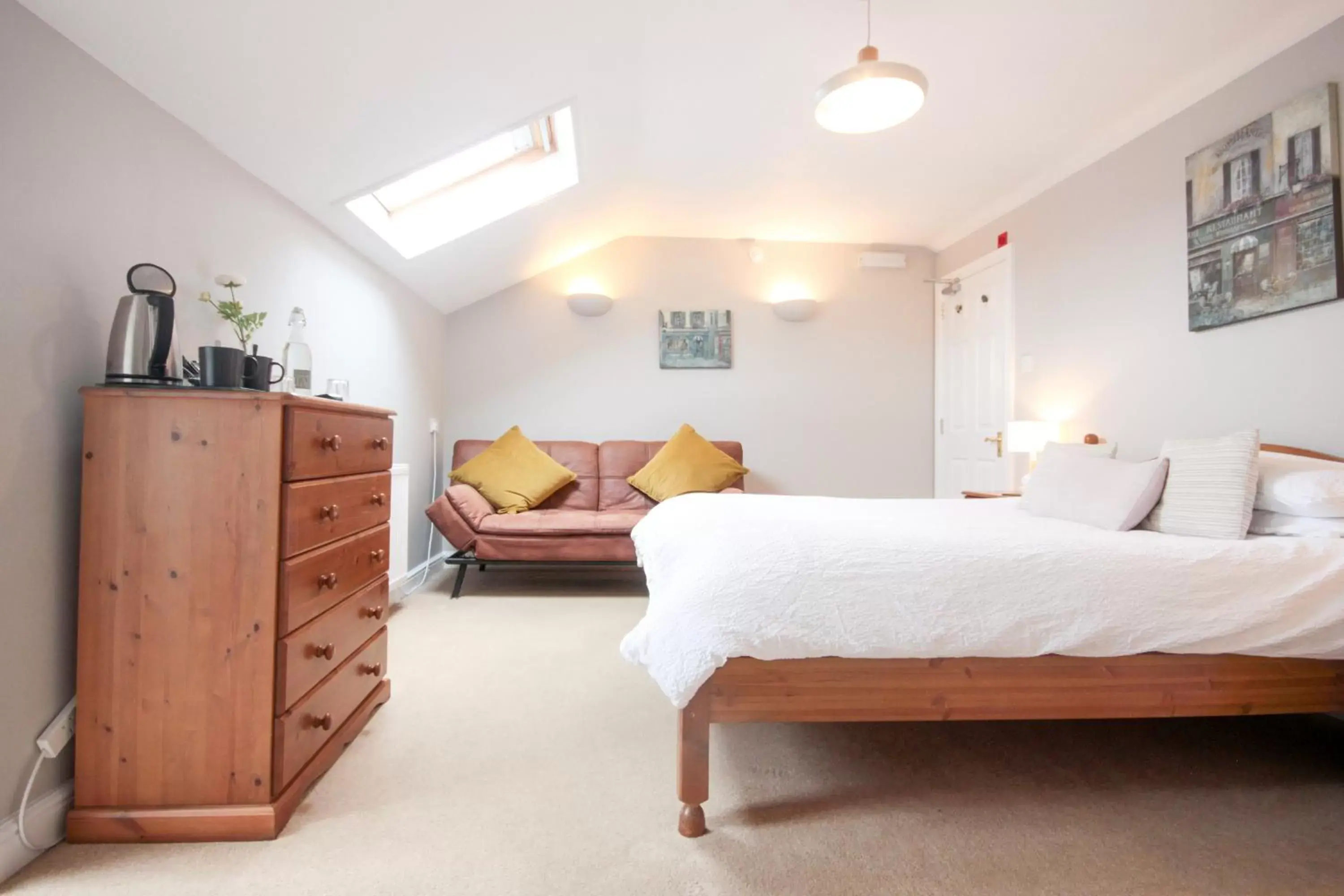 Bedroom, Bed in The Five Dials Inn