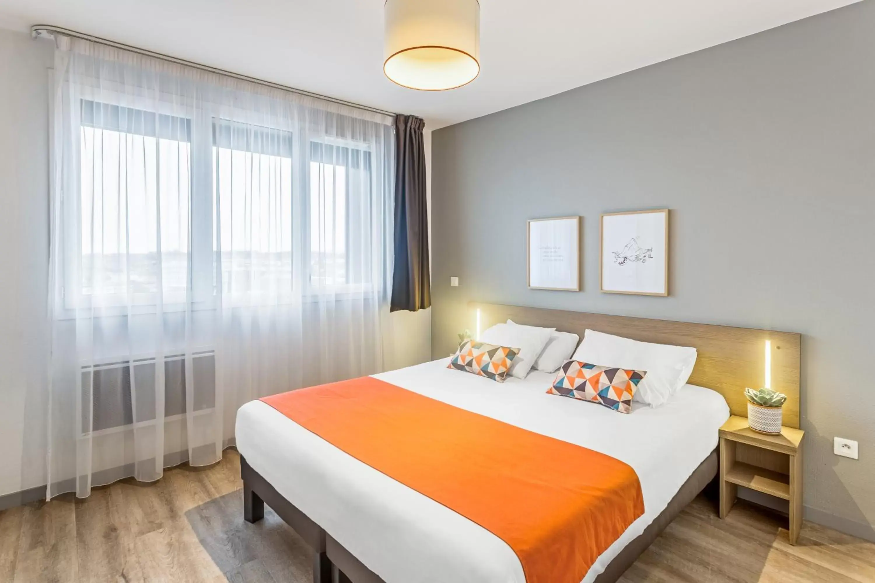 Bedroom, Bed in Appart'City Confort Amiens Gare