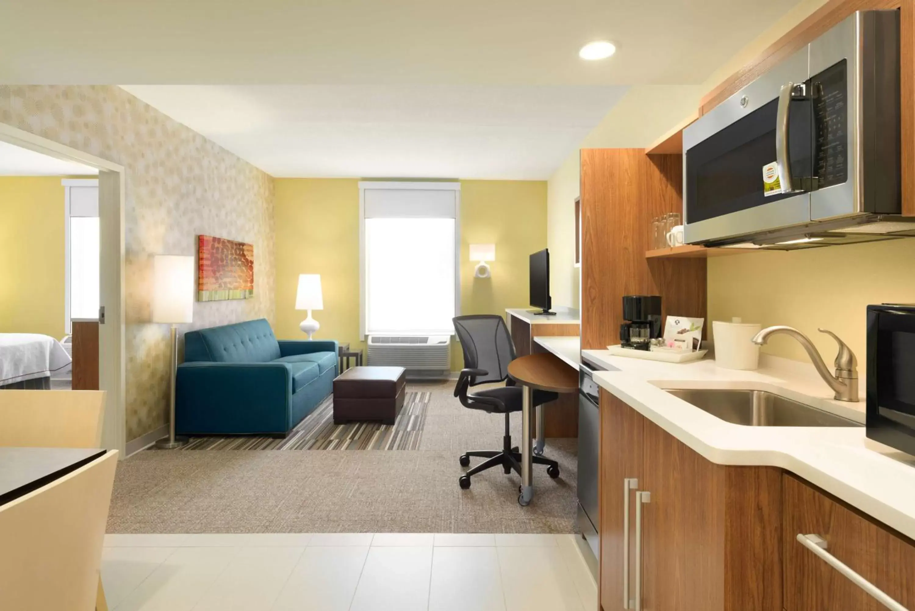 Bedroom, Kitchen/Kitchenette in Home2 Suites By Hilton Middleburg Heights Cleveland