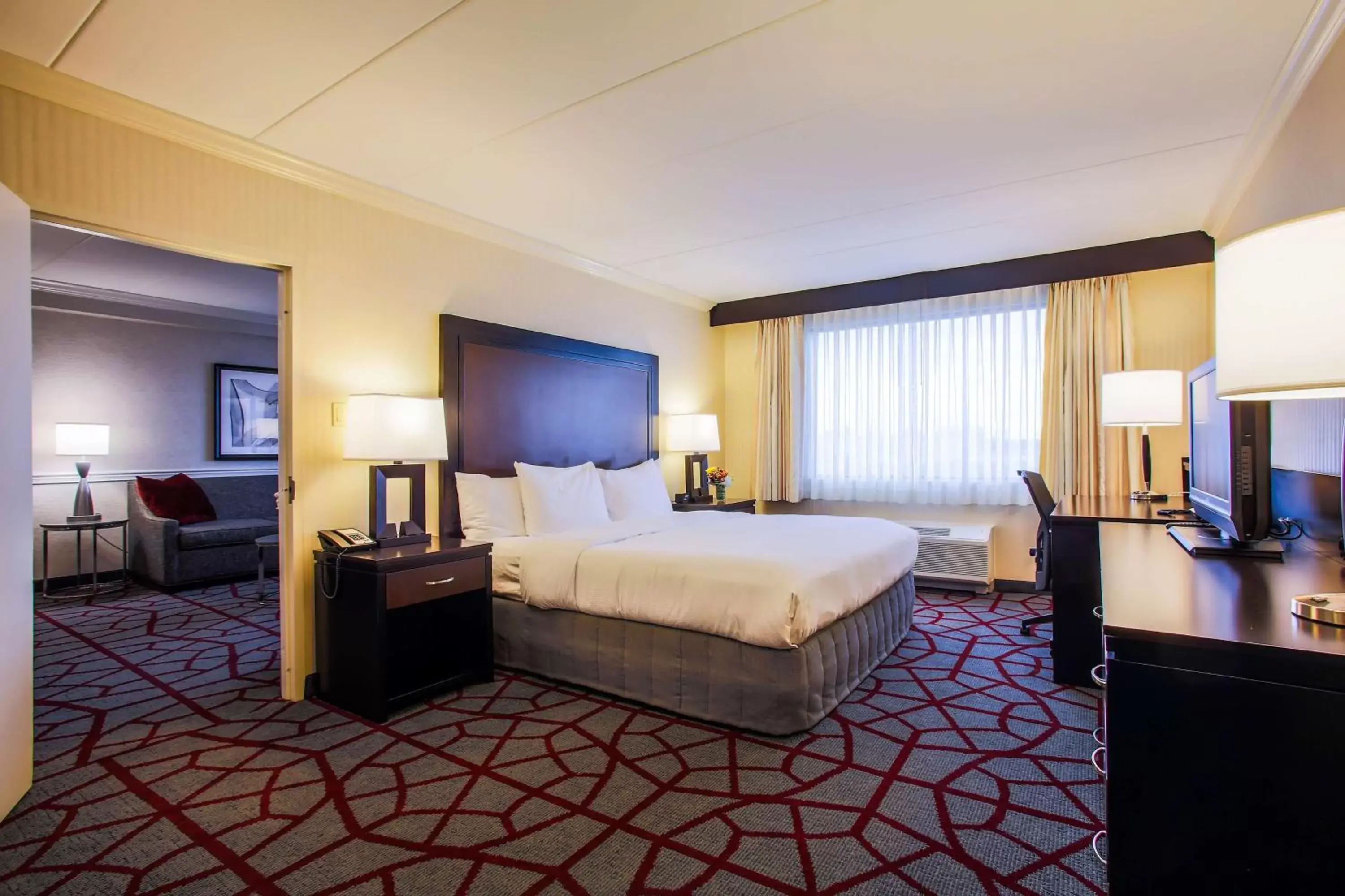 Bedroom, Bed in DoubleTree by Hilton Chicago/Alsip