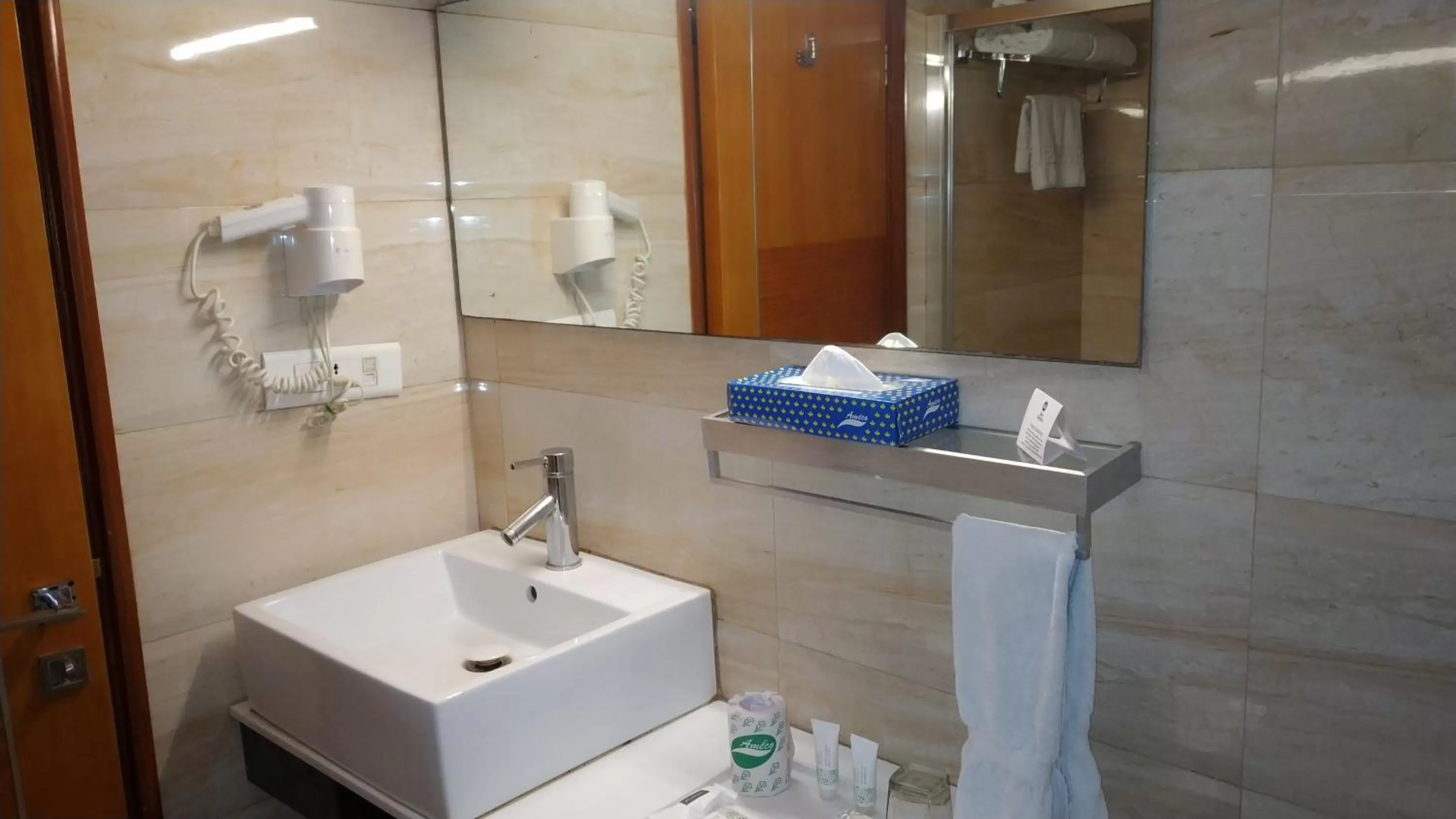 Bathroom in Best Western Ashoka