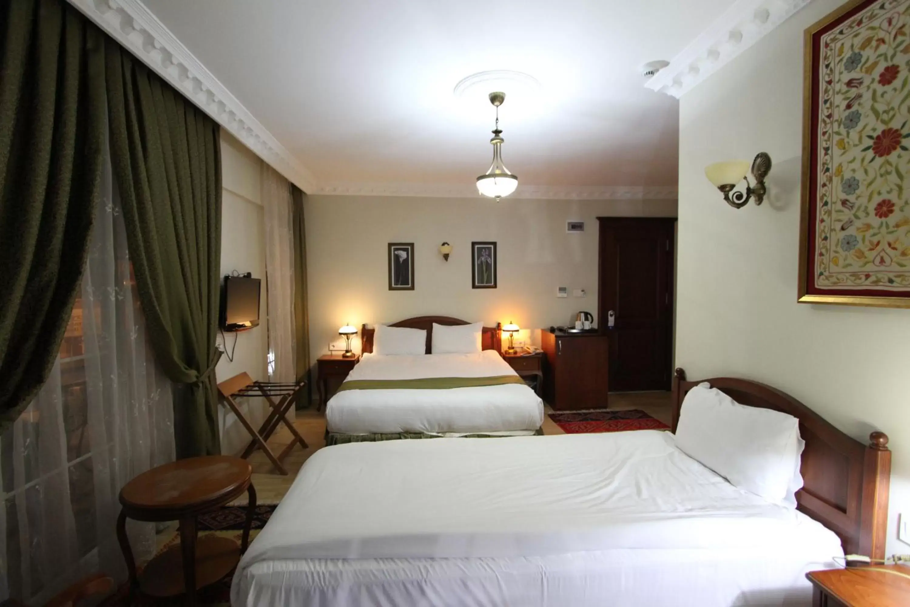 TV and multimedia, Bed in Basileus Hotel