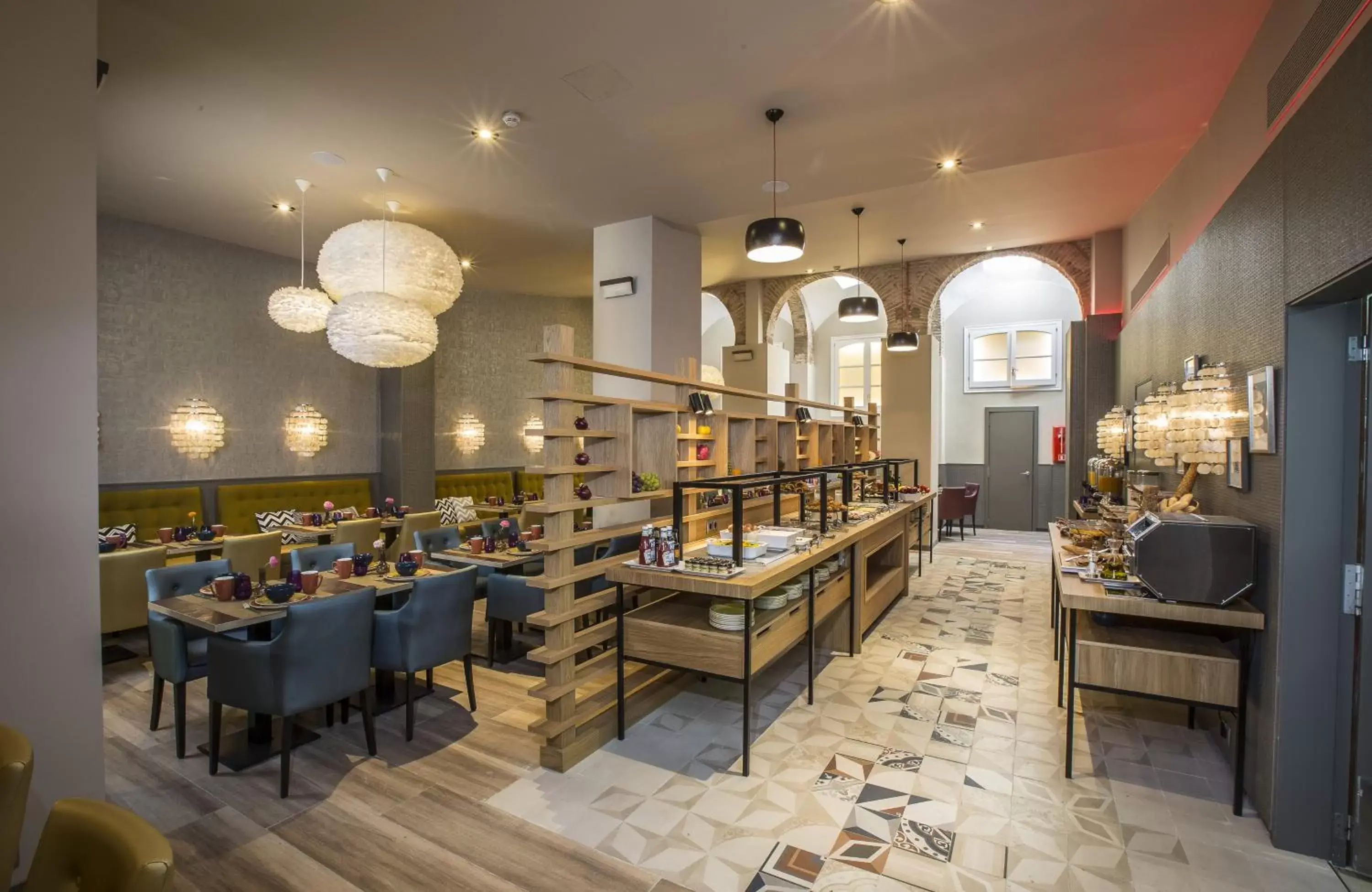 Buffet breakfast in Leonardo Hotel Barcelona Las Ramblas Buffet breakfast in Leonardo Hotel Barcelona Las Ramblas