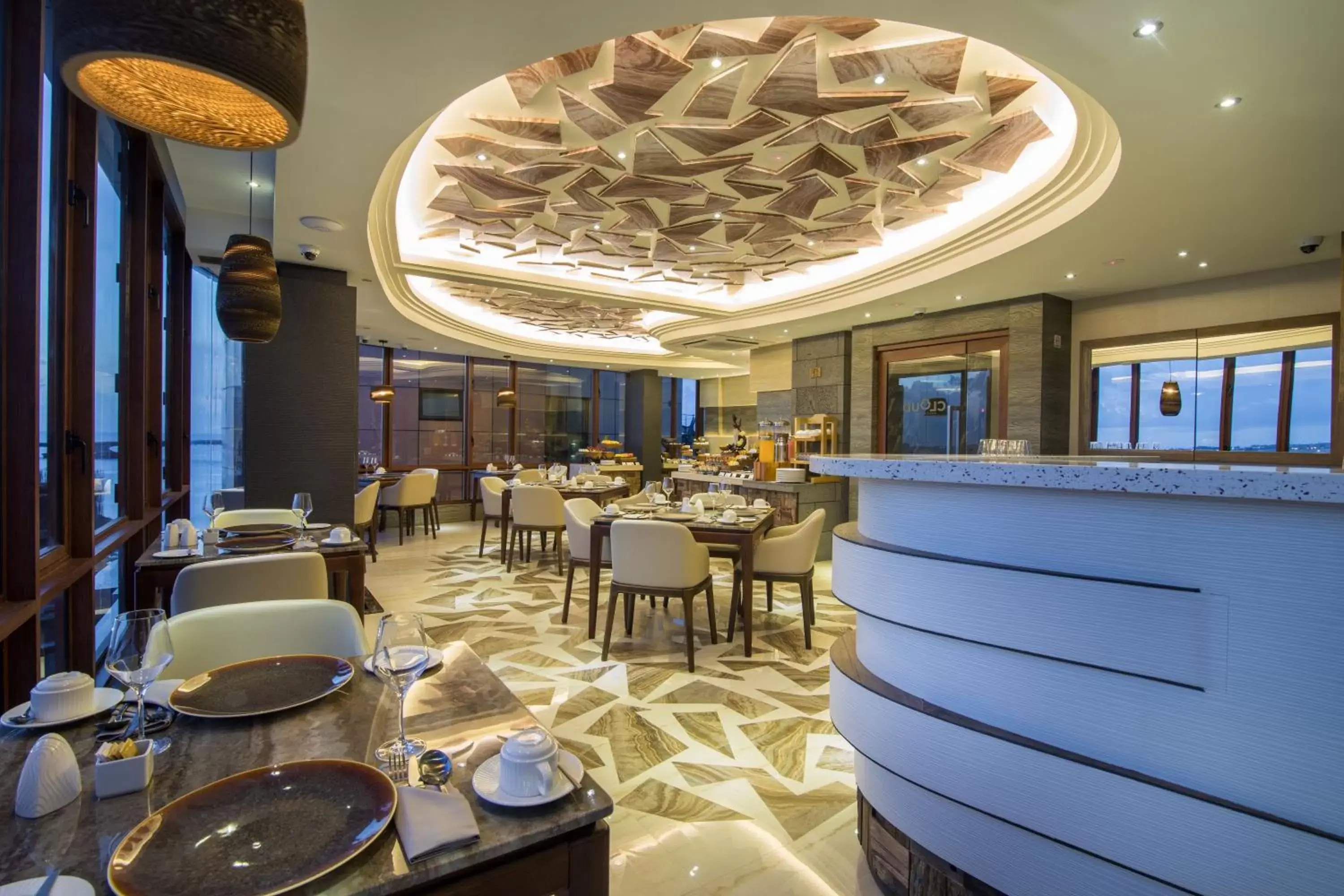 Restaurant/places to eat in Samann Grand Restaurant/places to eat in Samann Grand