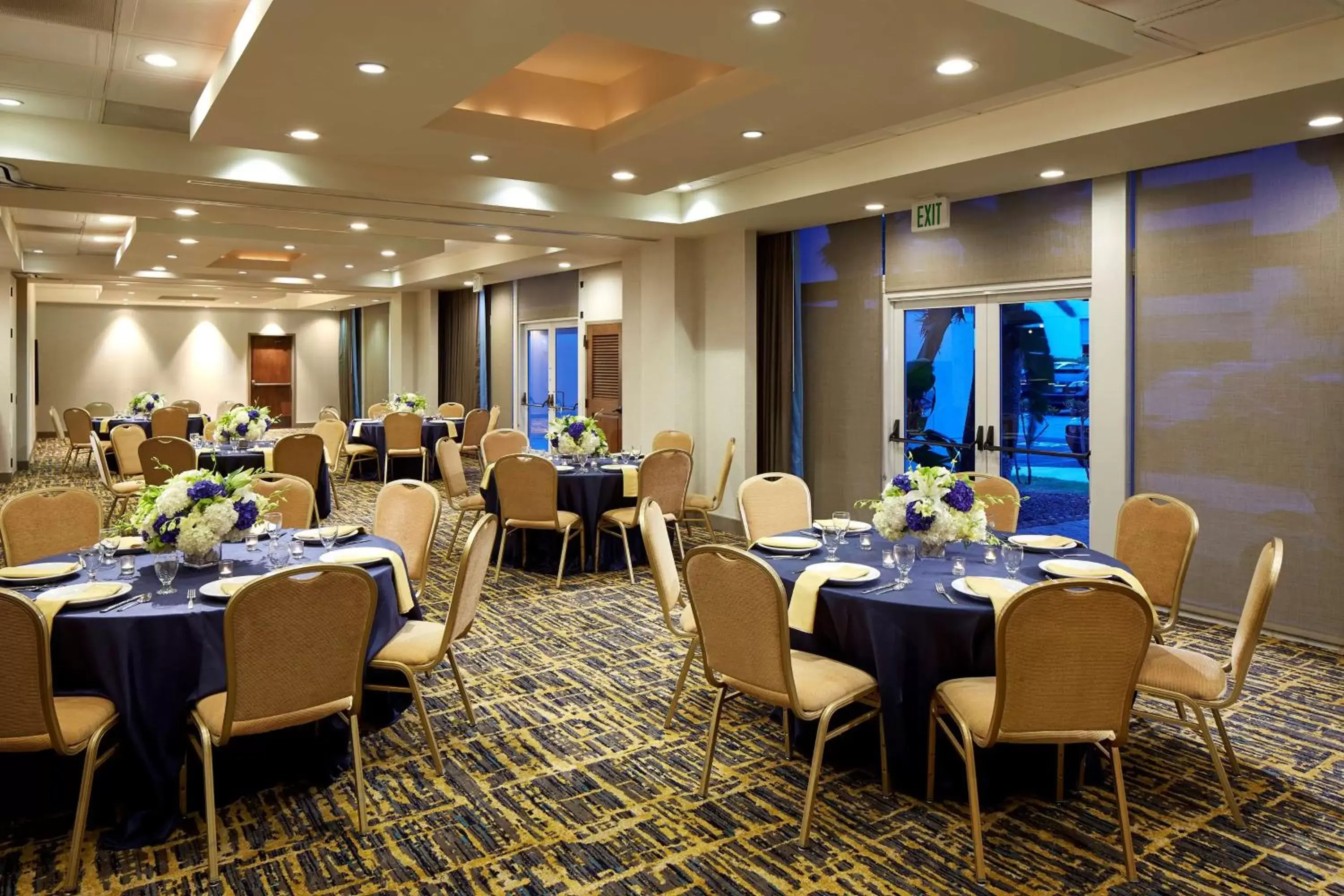 Meeting/conference room, Restaurant/Places to Eat in DoubleTree by Hilton LAX - El Segundo