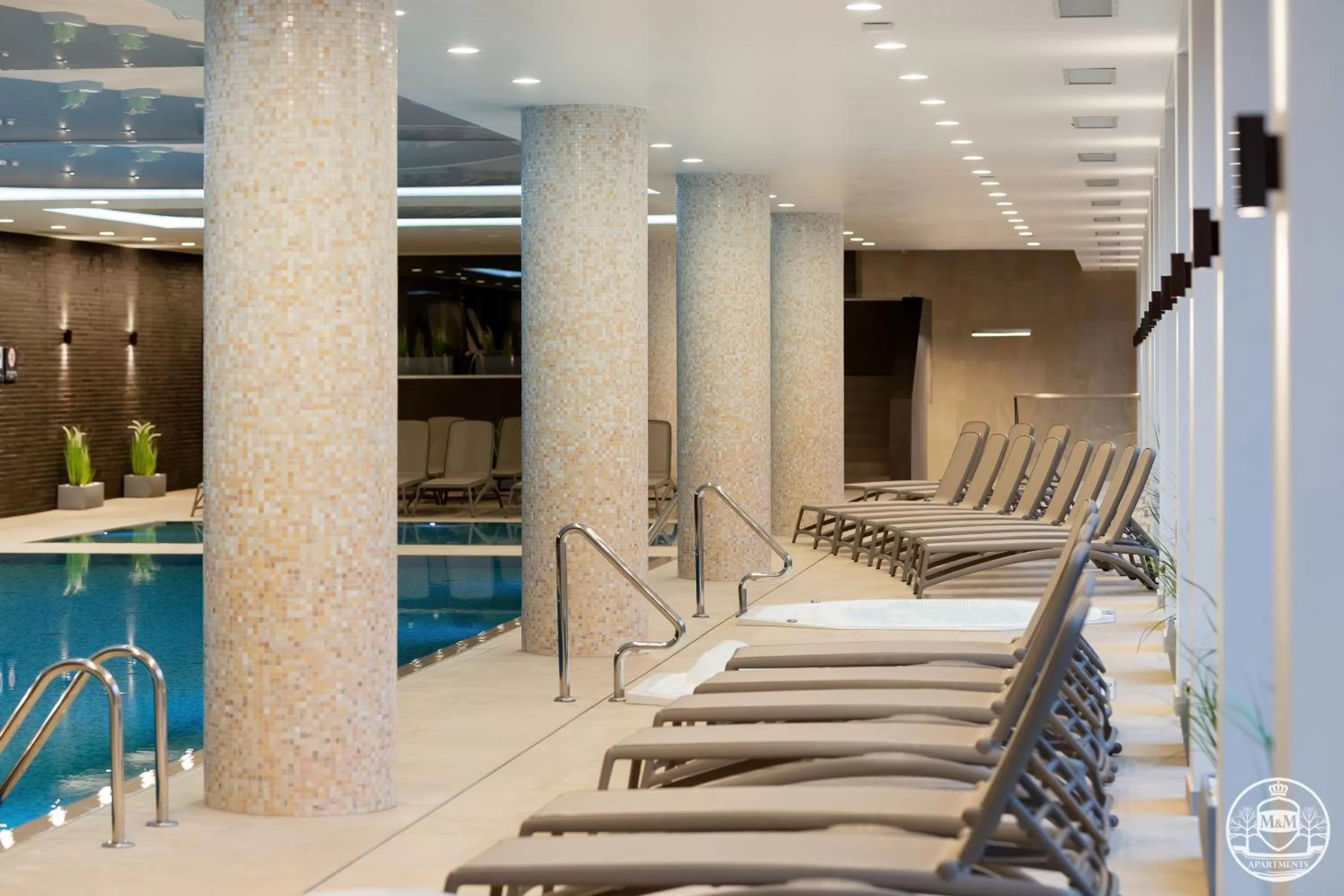 Swimming pool in M&M-Spa&Art Bali, Nadmorskie Tarasy