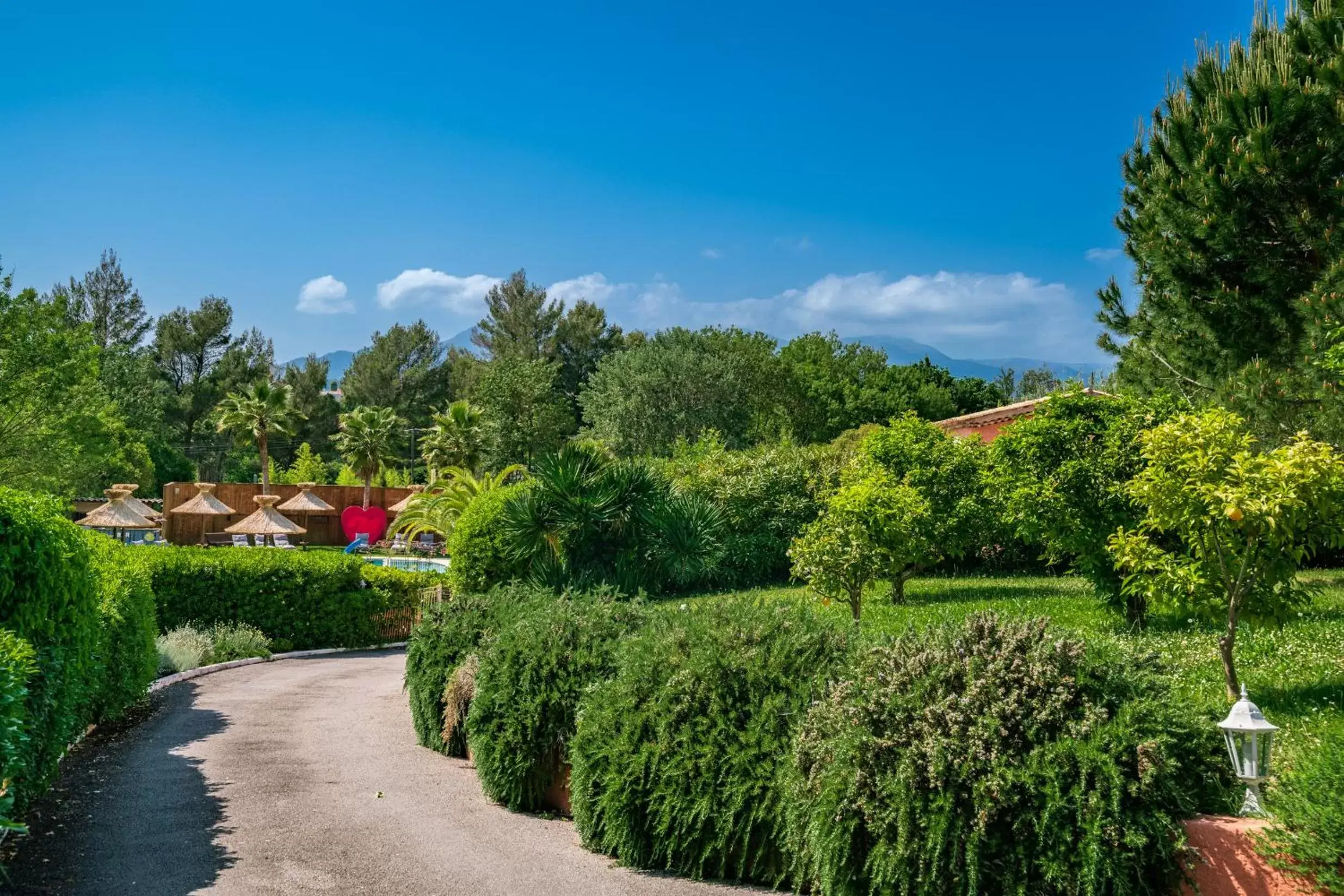 Property building in Les Bastides Saint Paul