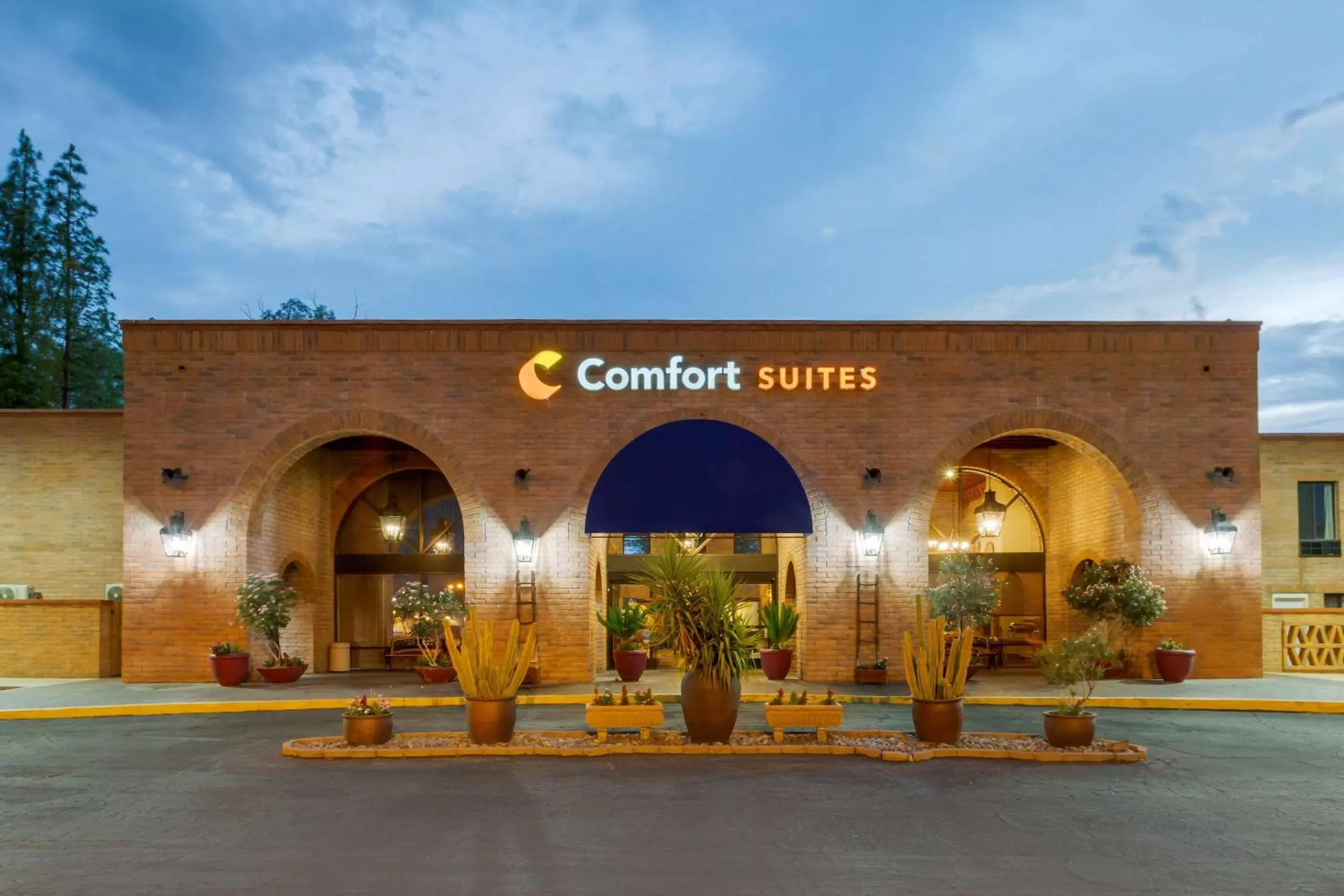 Property Building in Comfort Suites At Sabino Canyon