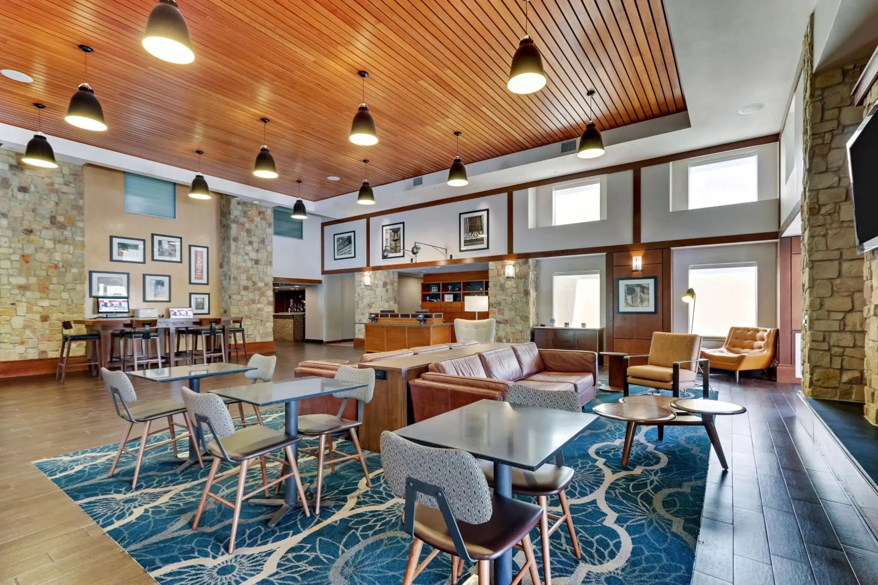 Lobby or reception, Restaurant/Places to Eat in Drury Inn & Suites San Antonio Airport