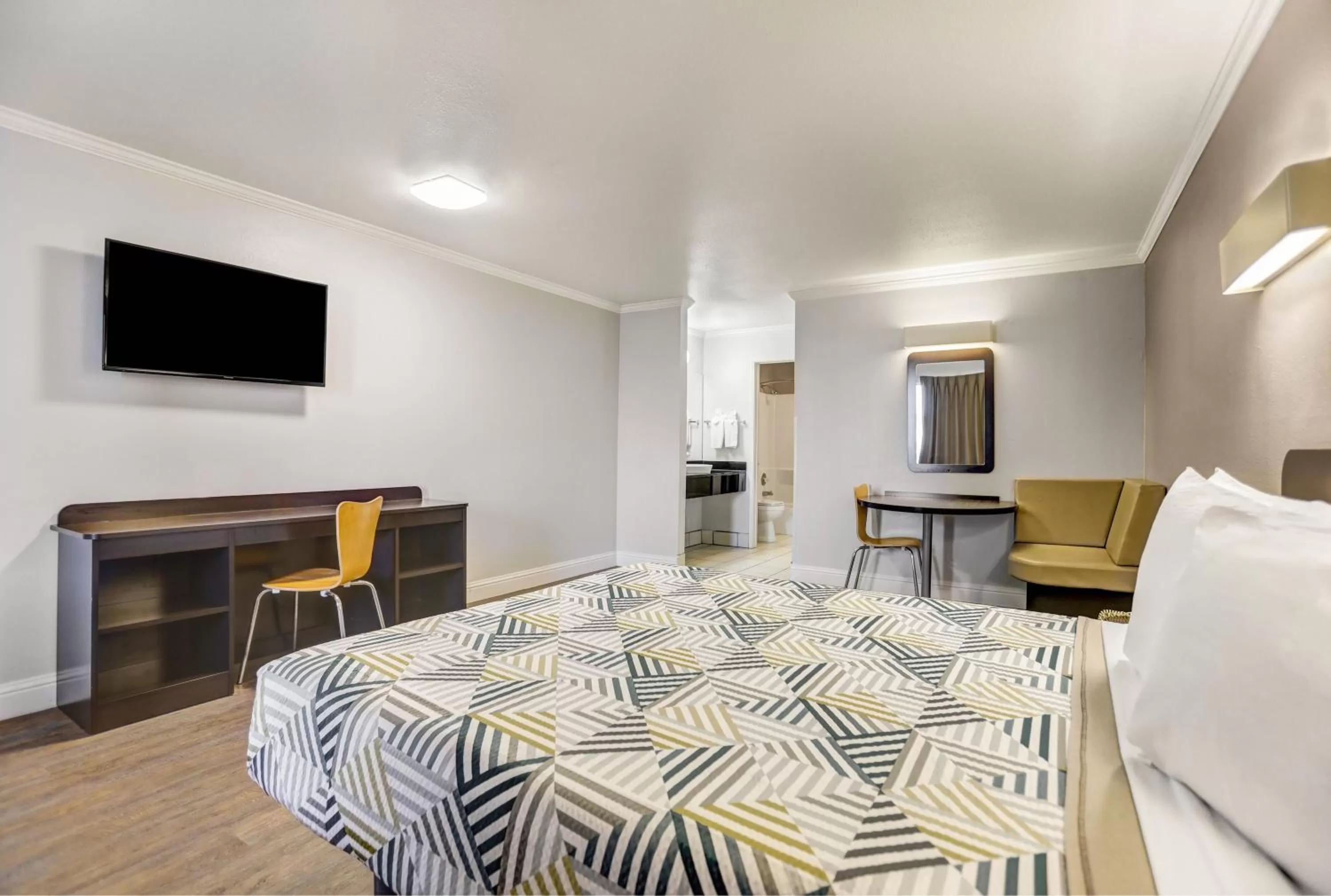 Bedroom, Bed in Motel 6-Lodi, CA