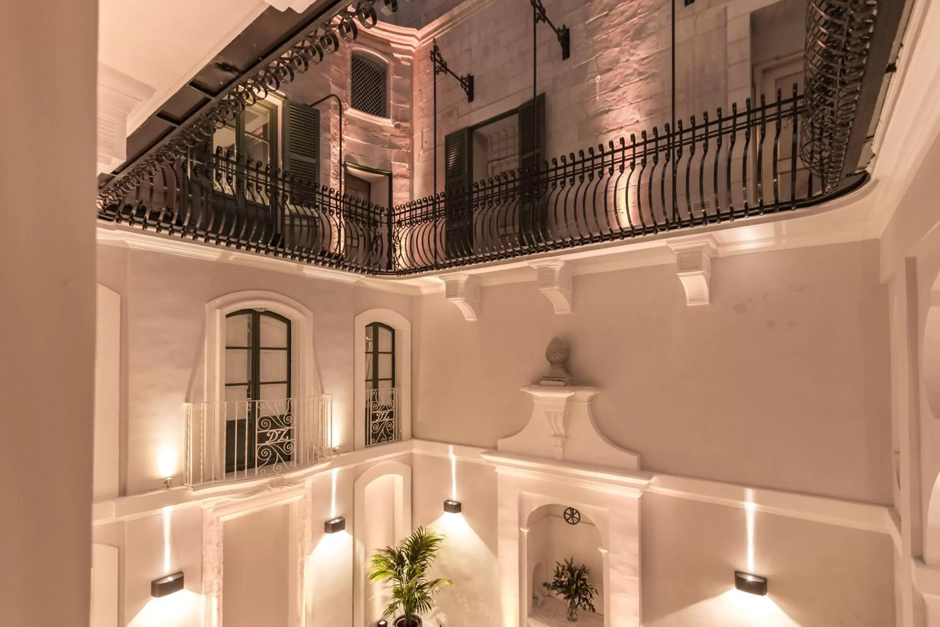 Inner courtyard view, Property Building in Domus Zamittello