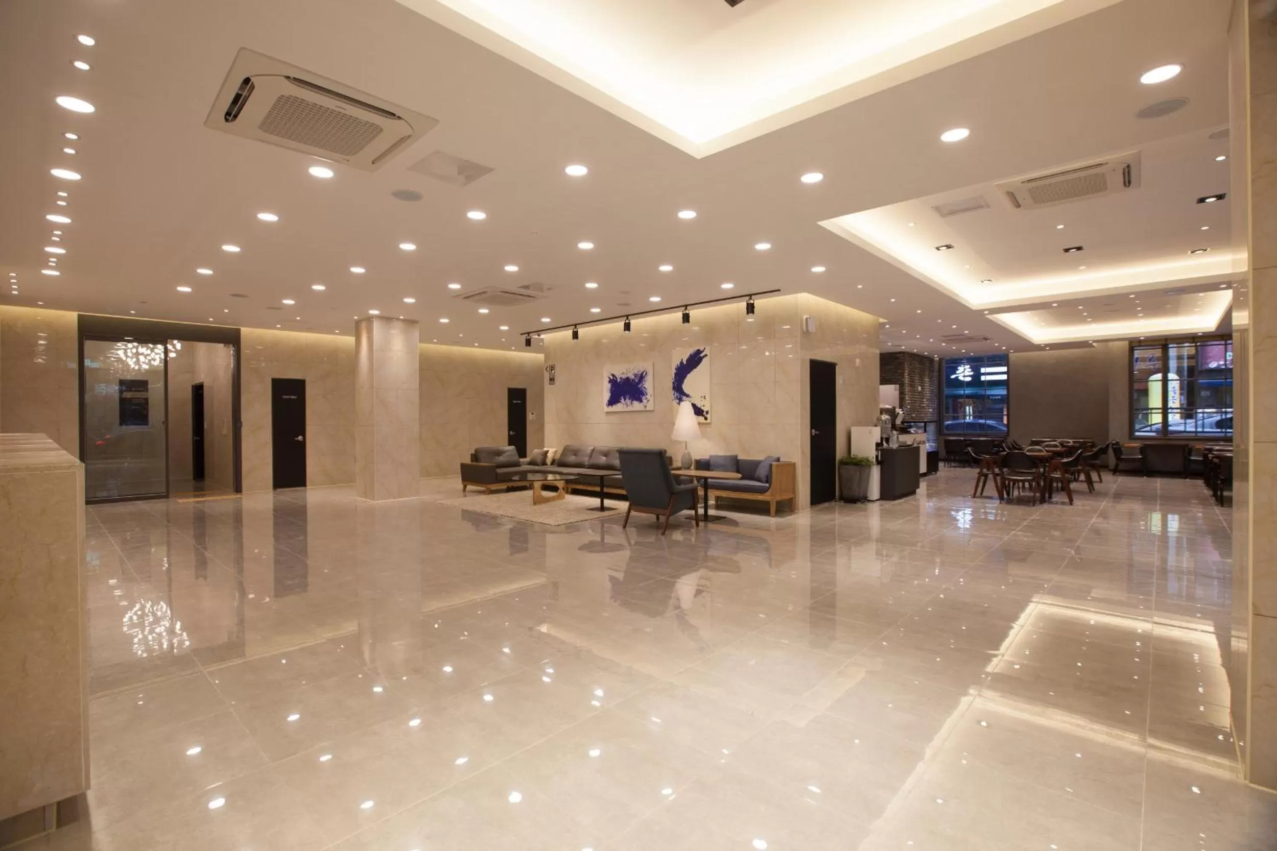 Lobby or reception in GnB Hotel