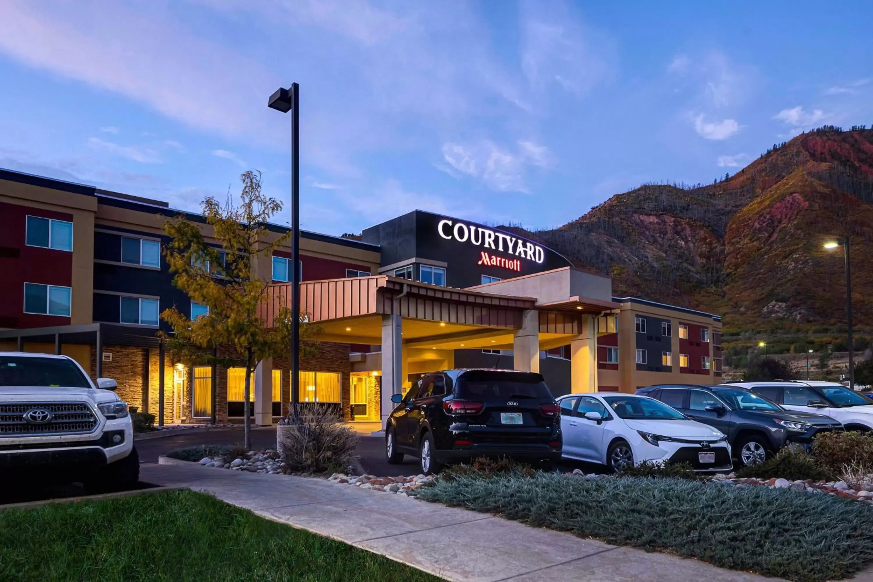 Property Building in Courtyard by Marriott Glenwood Springs