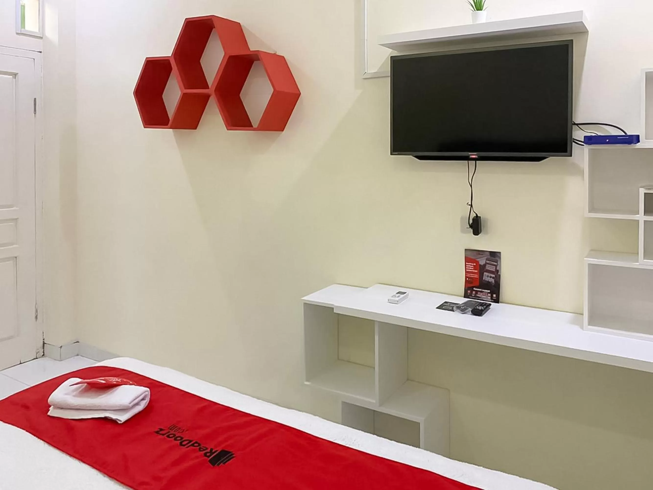 Breakfast in RedDoorz Syariah near PKOR Lampung