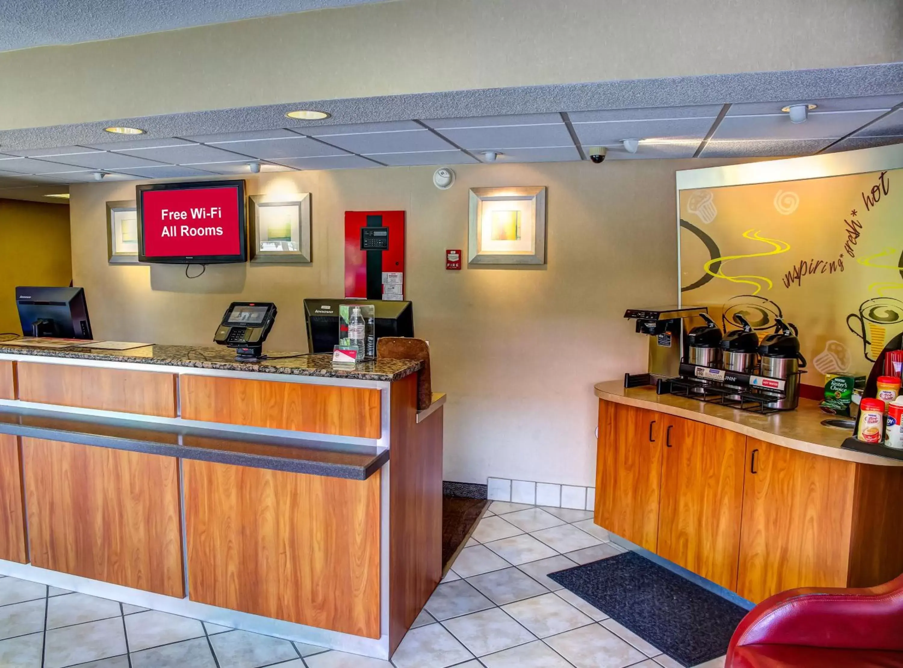 Lobby or reception in Red Roof Inn Pensacola - I-10 at Davis Highway