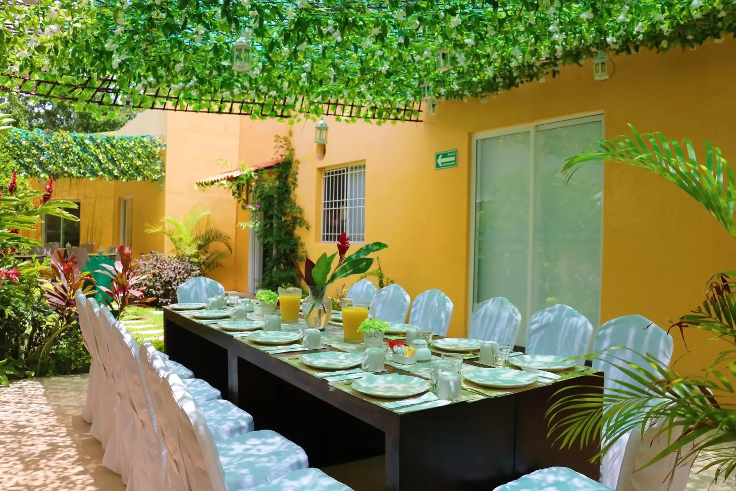 Restaurant/Places to Eat in Hotel Zar Merida