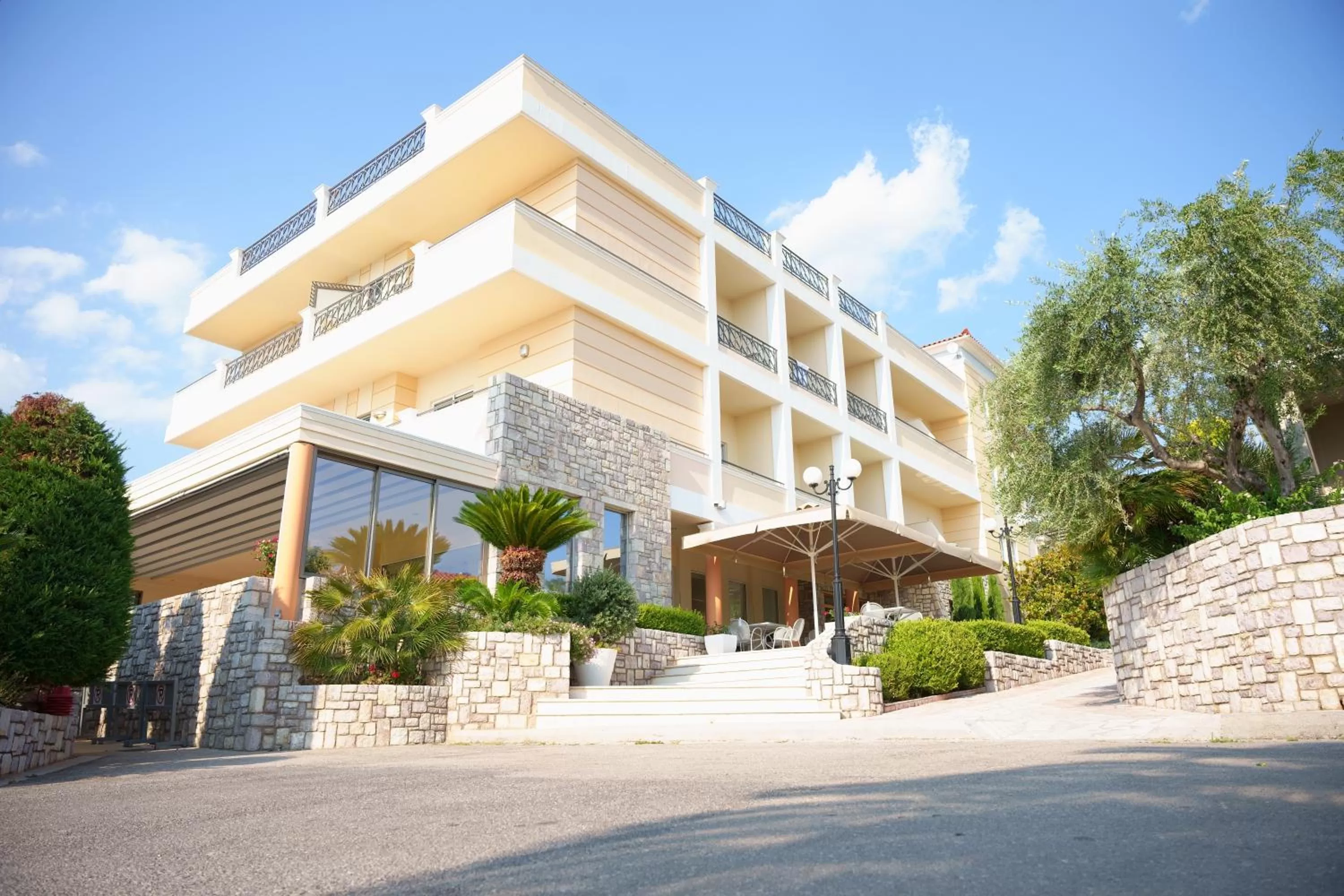 Property building in Akti Taygetos - Conference Resort