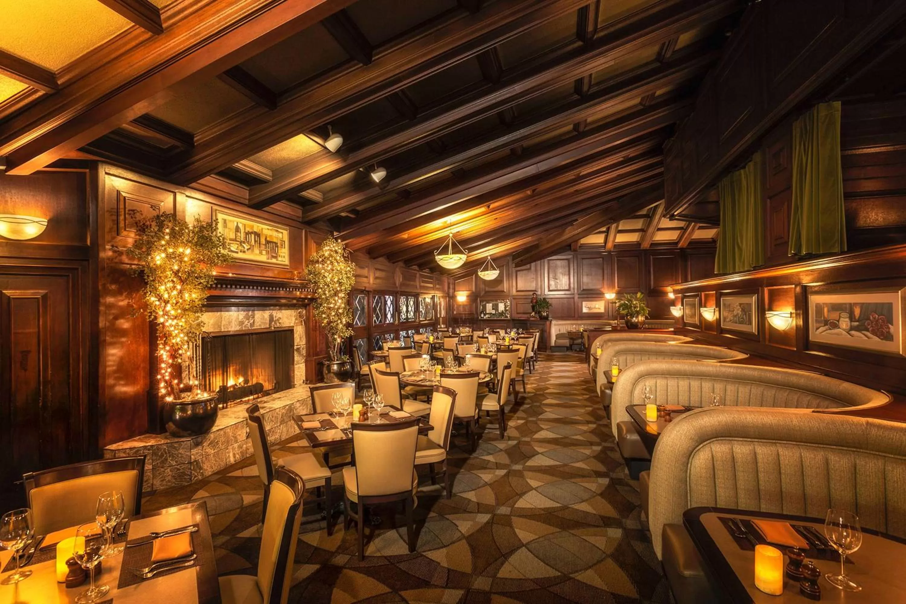 Restaurant/places to eat in Hilton Phoenix Tapatio Cliffs Resort