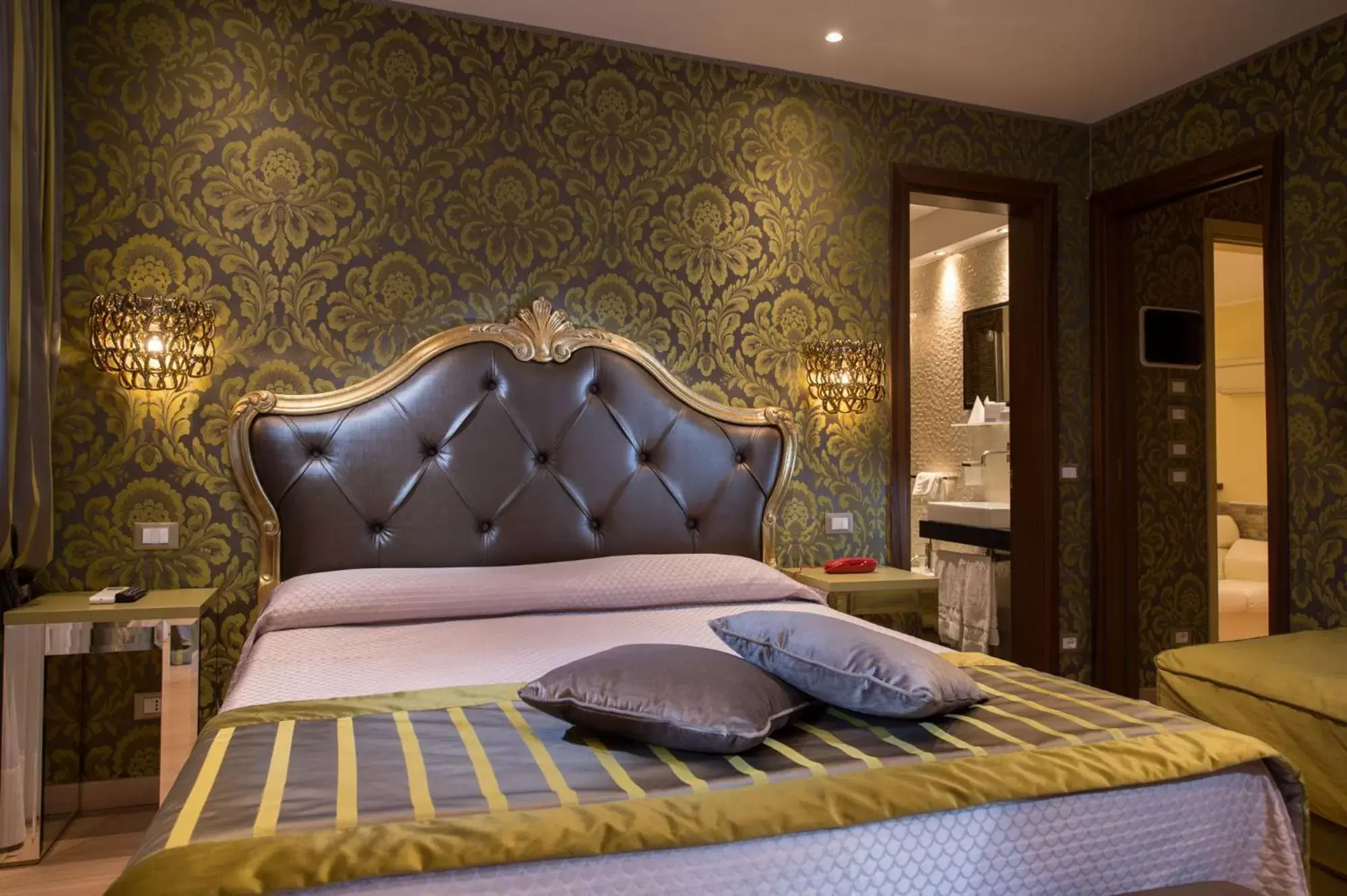 Bedroom, Bed in Hotel Ca' Marinella Bedroom, Bed in Hotel Ca' Marinella