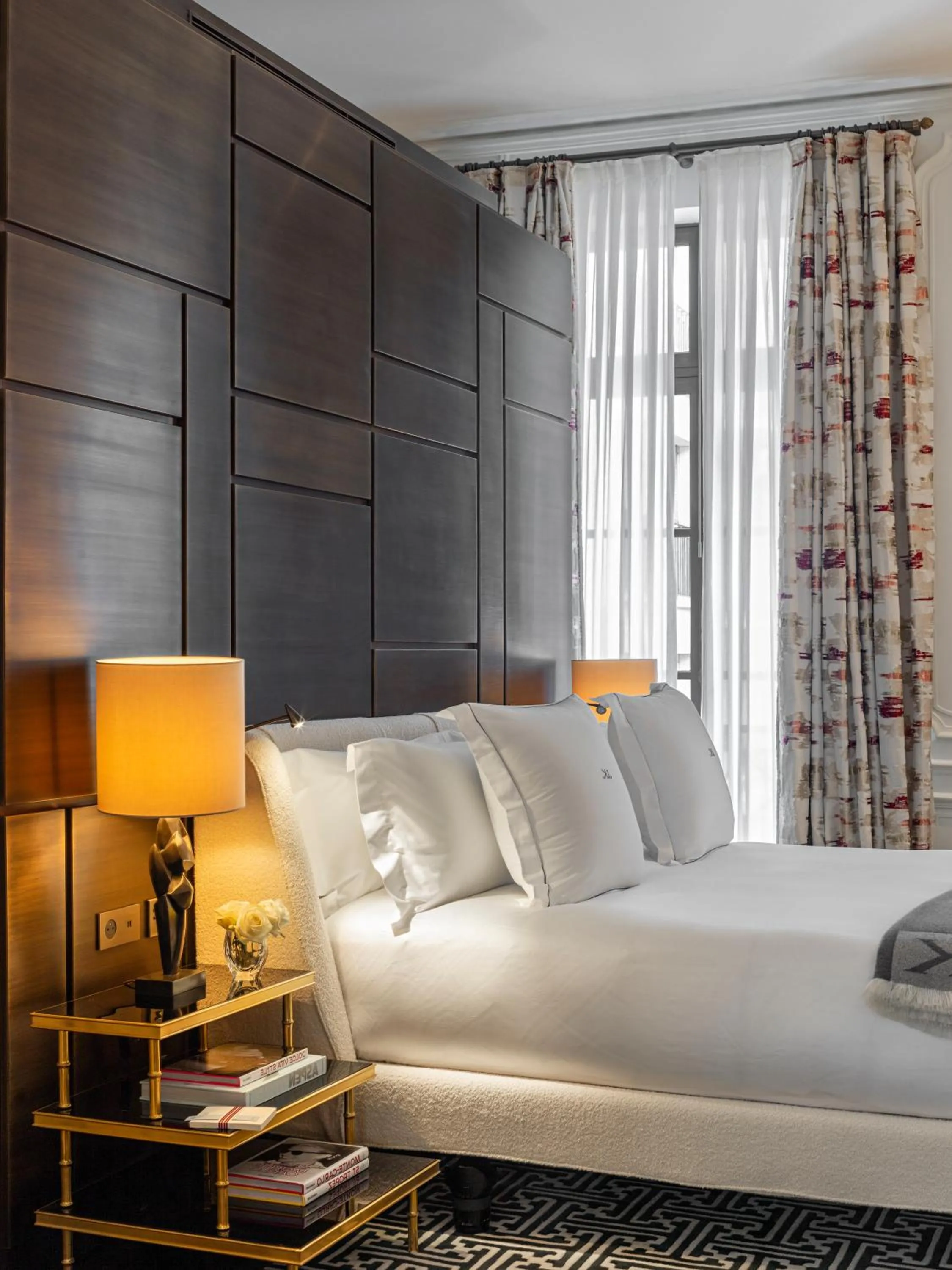 Bedroom, Bed in J.K. Place Paris