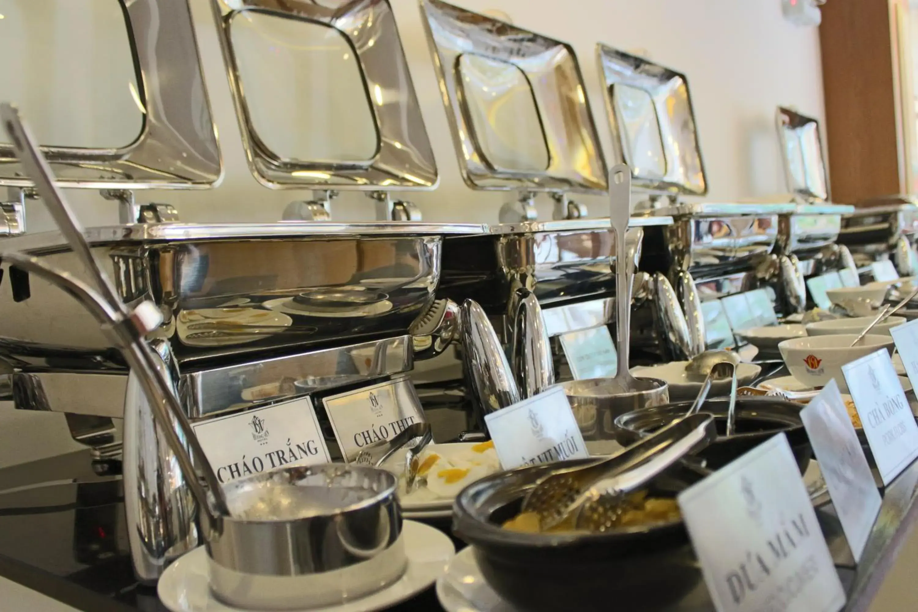 Food in Huong Sen Annex Hotel Food in Huong Sen Annex Hotel