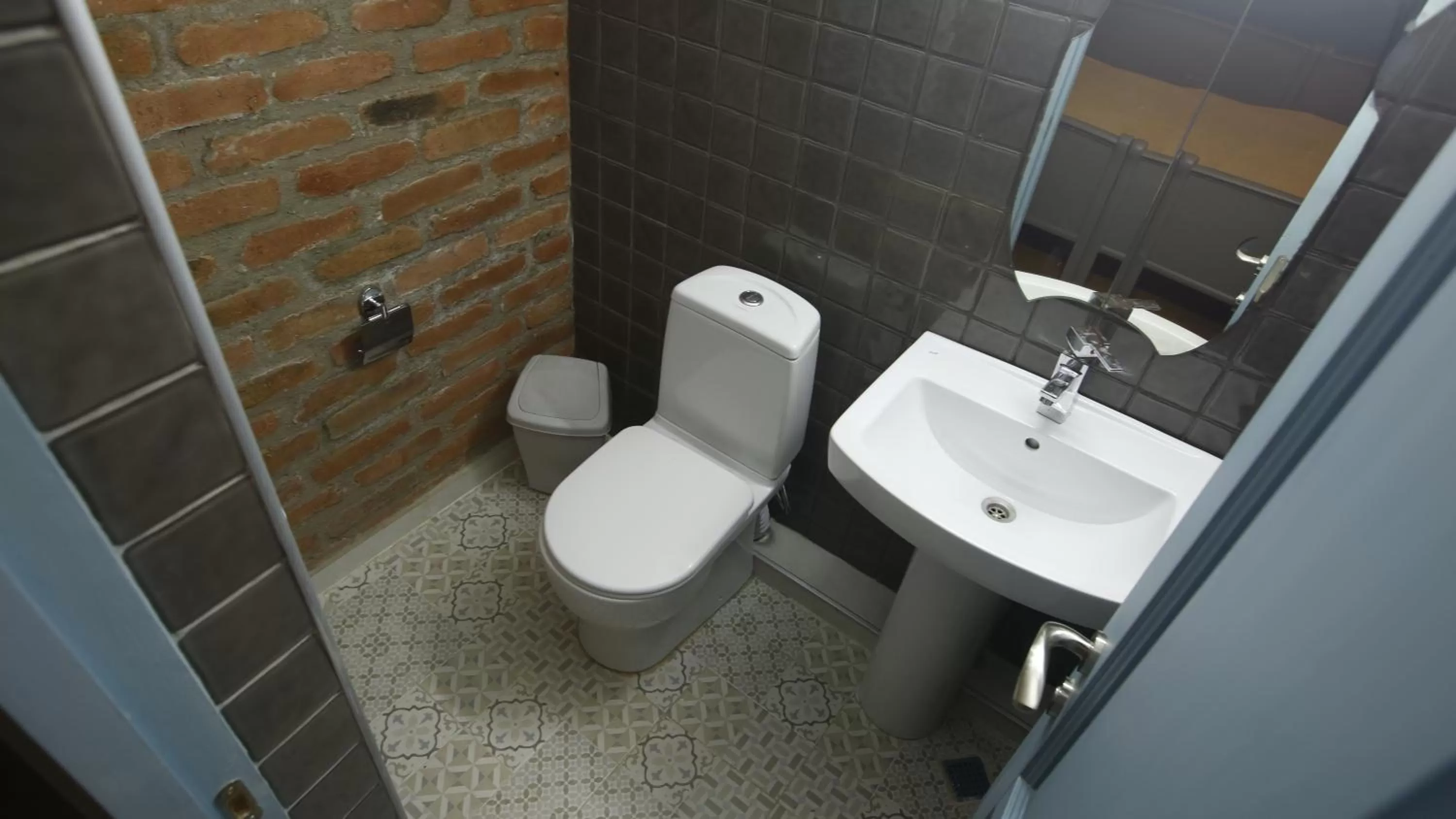 Toilet in 3 Heritage Rooms