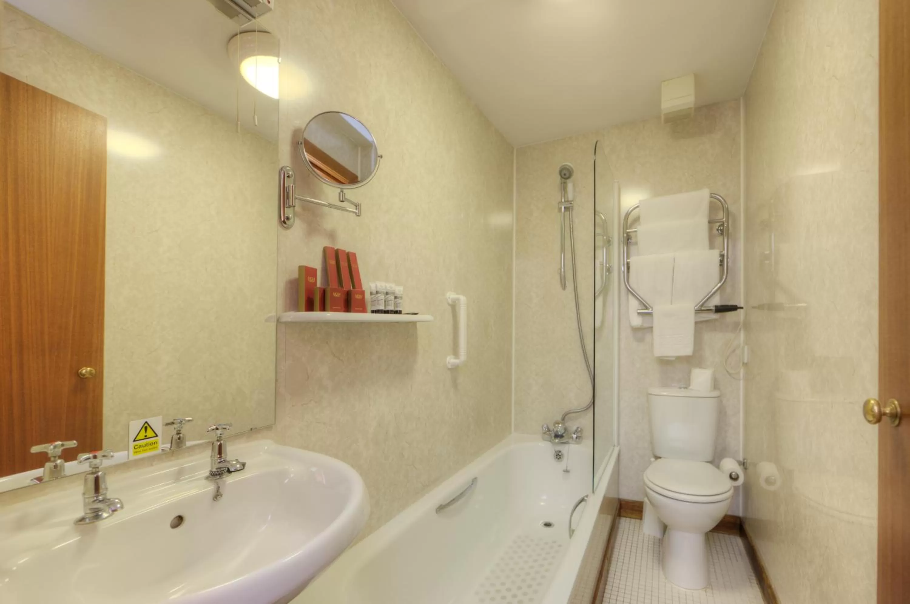 Bathroom in Muthu Alexandra Hotel