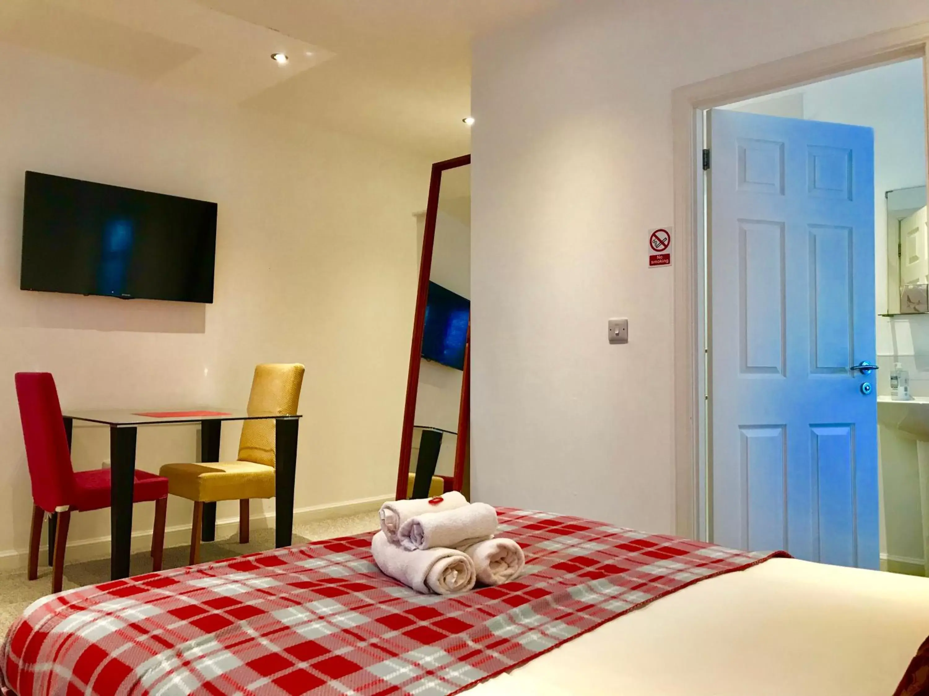 Bedroom, Bed in Drumdevan Country House, Inverness Bedroom, Bed in Drumdevan Country House, Inverness