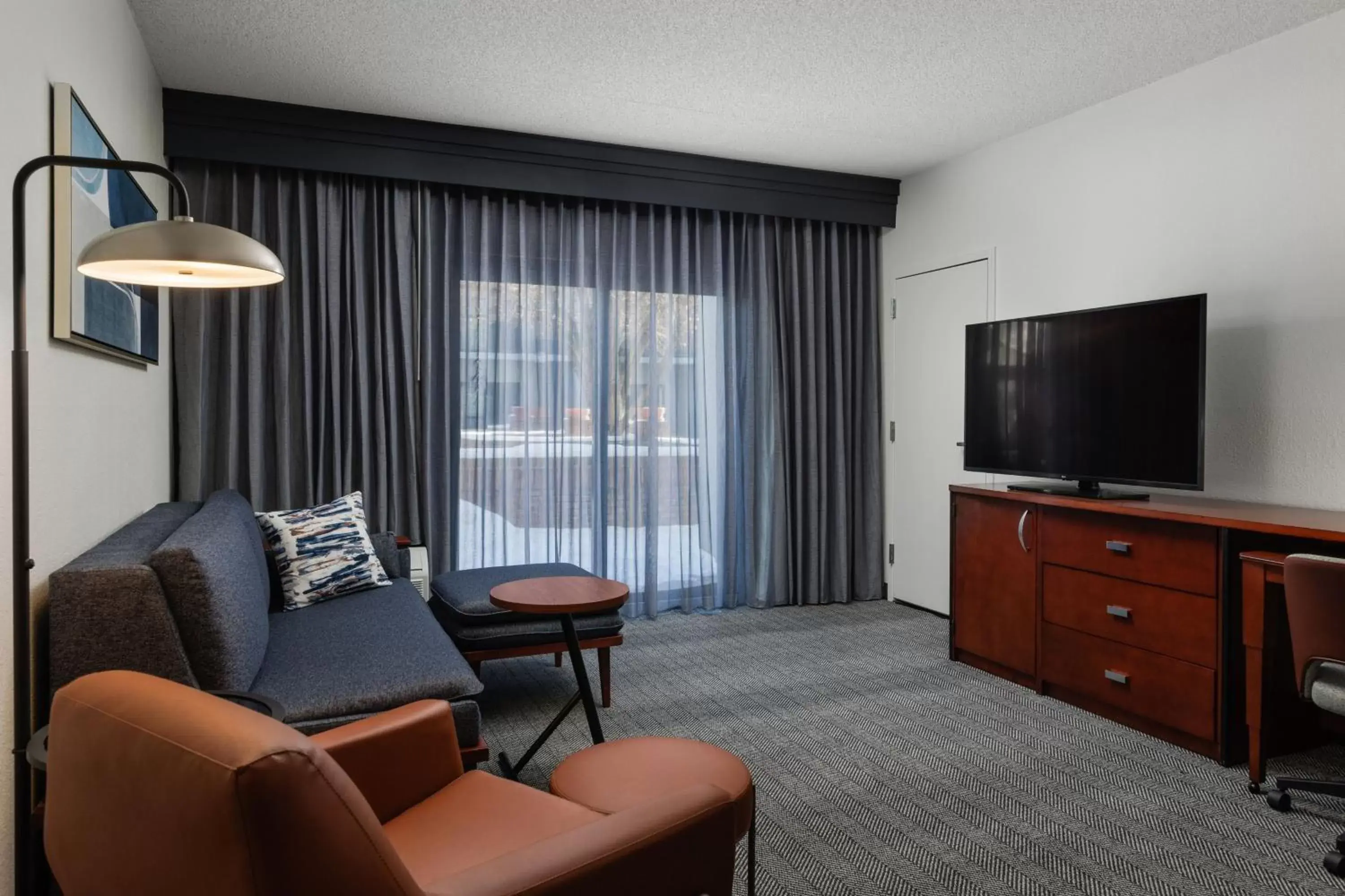 Living room, Seating Area in Courtyard by Marriott Denver Central Park