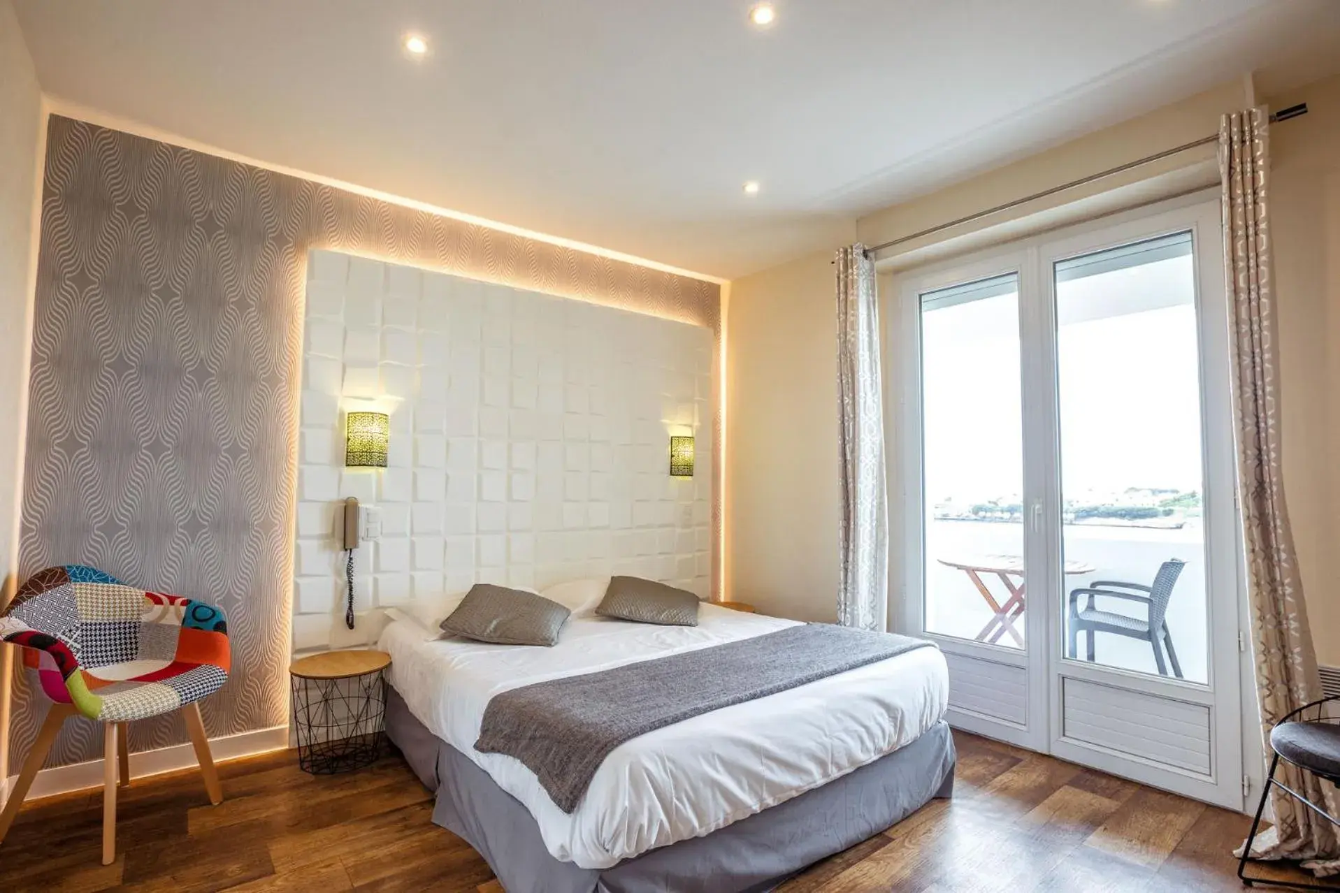 Bedroom, Bed in Hotel Belle Vue Royan