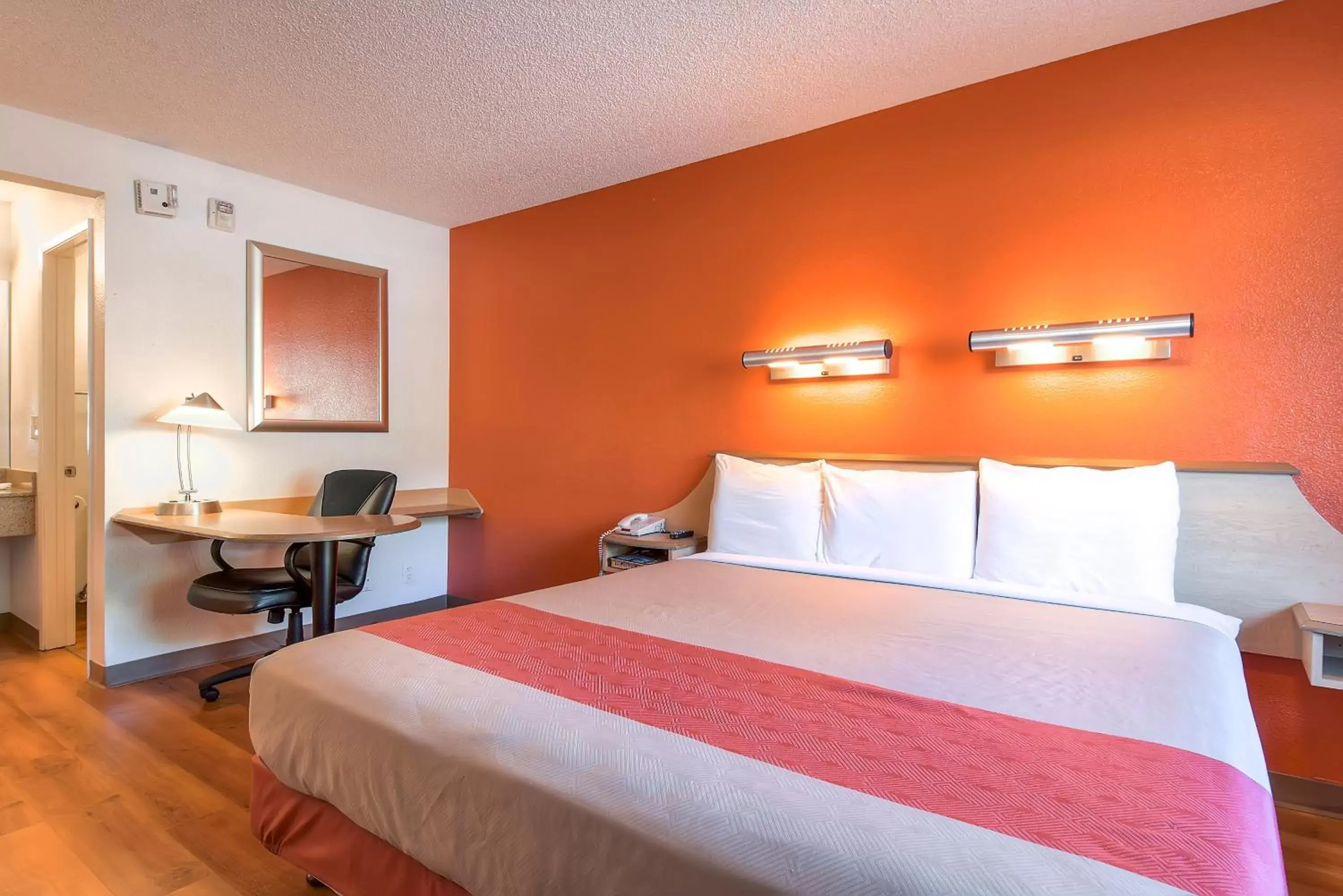 Bedroom, Bed in Motel 6-Carlsbad, CA - East Near LEGOLAND