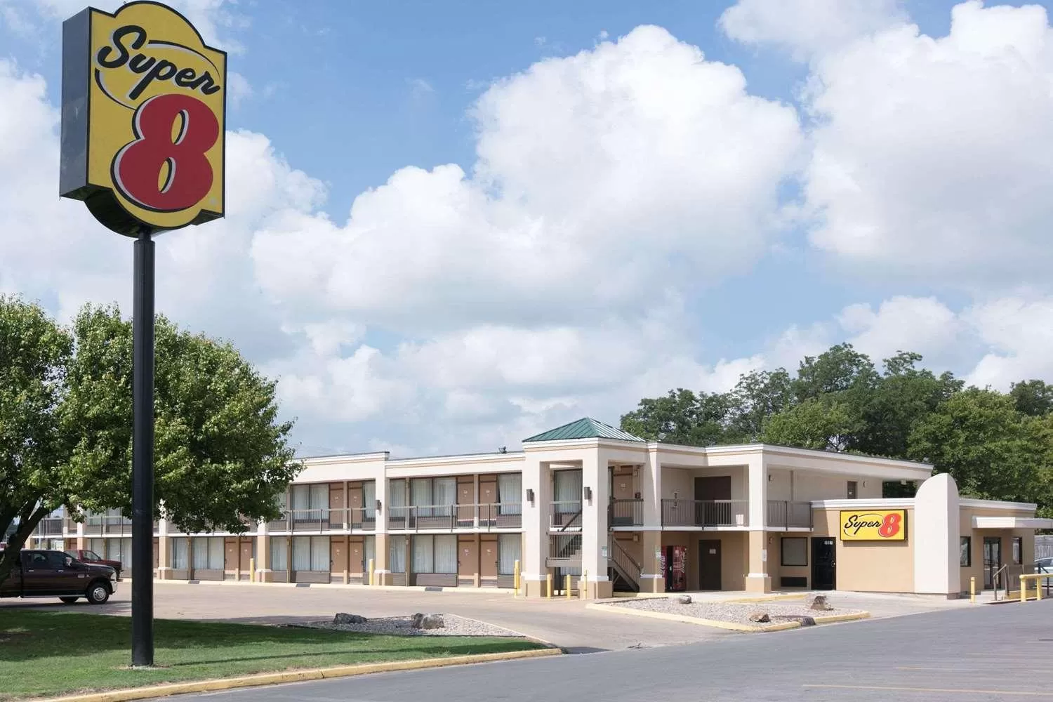 Property building in Super 8 by Wyndham Duncan