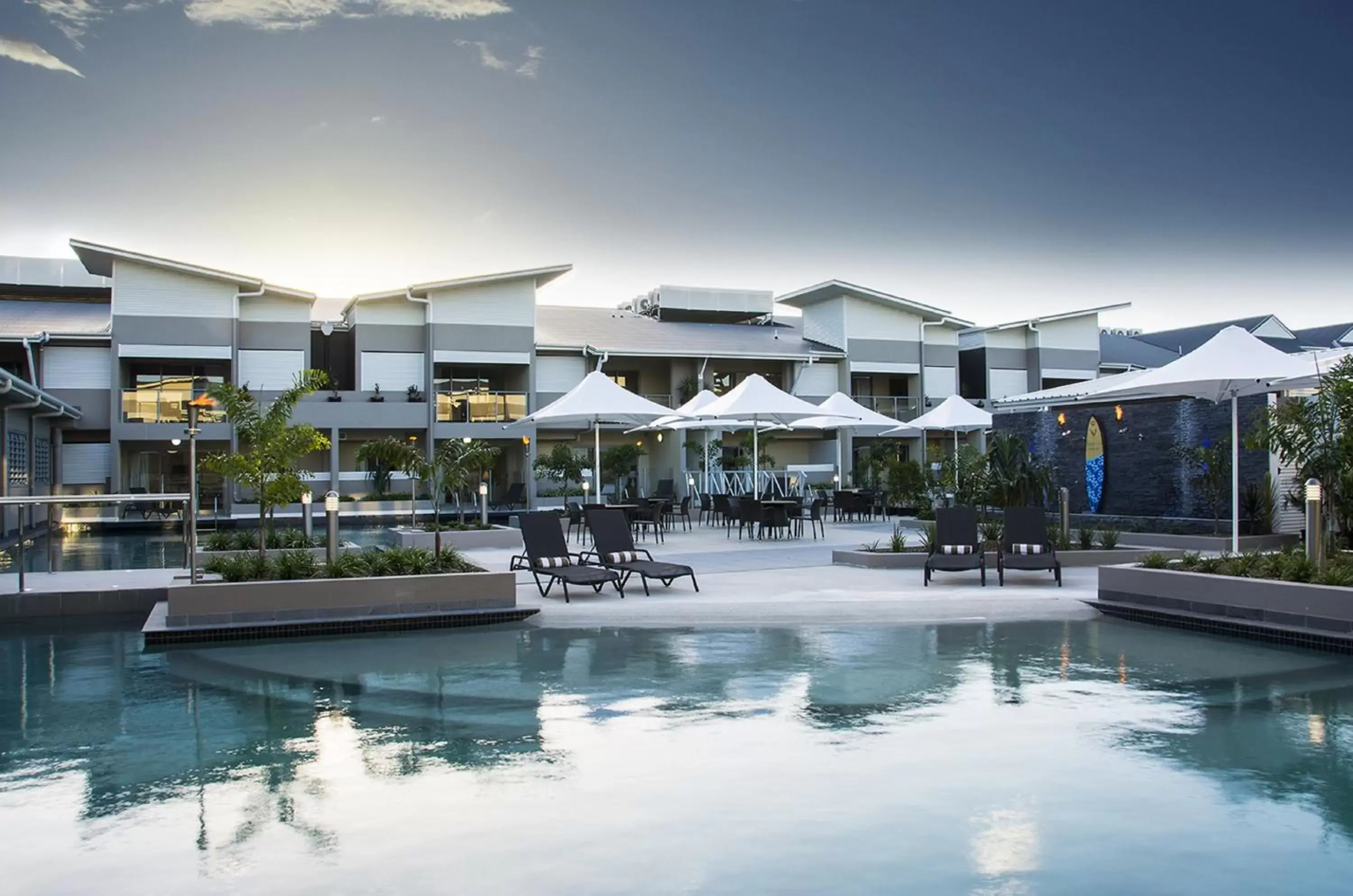 Facade/entrance, Swimming Pool in 1770 Lagoons Central Apartment Resort