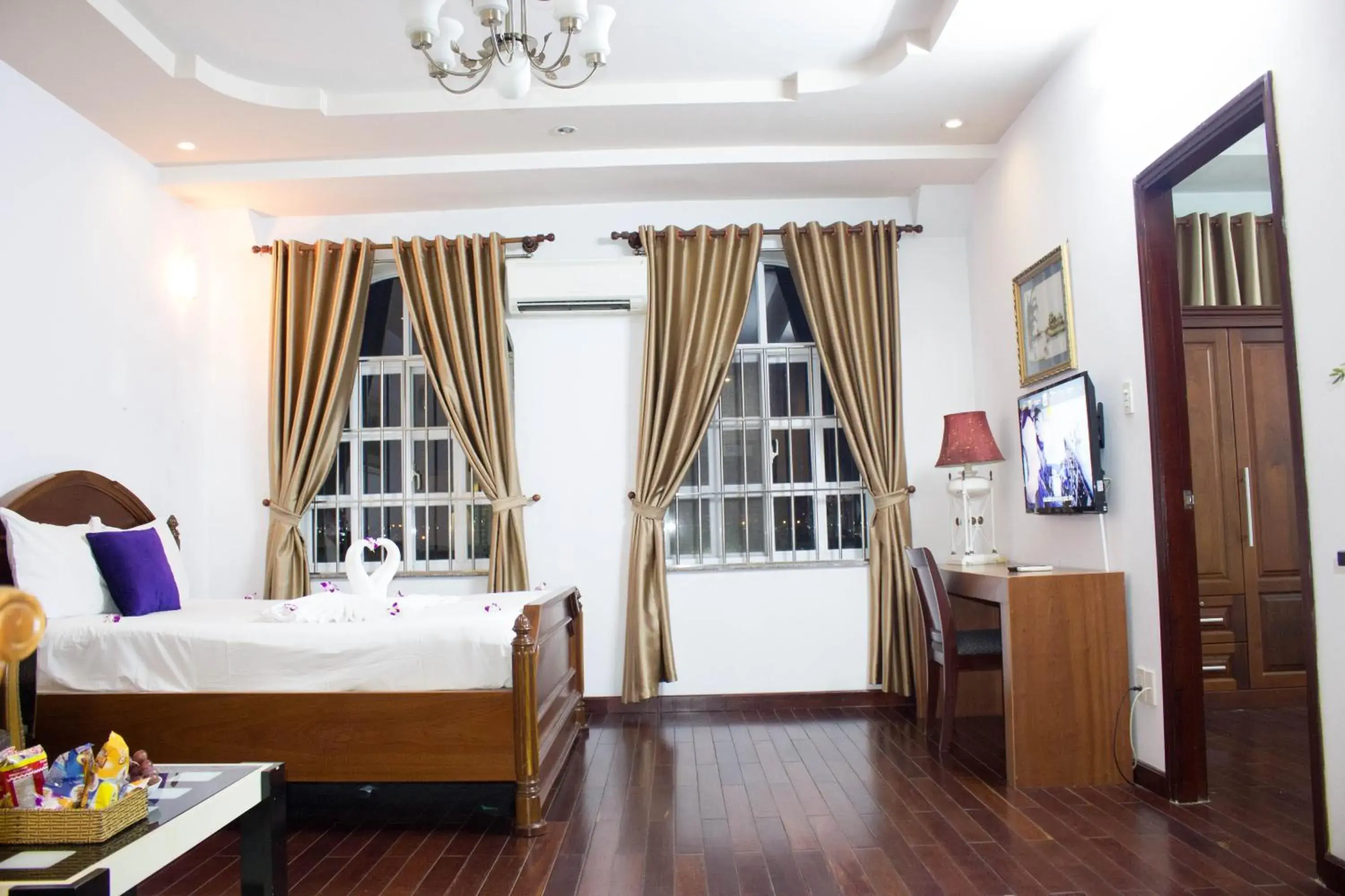 Photo of the whole room, Bed in Hoa Phat Hotel & Apartment