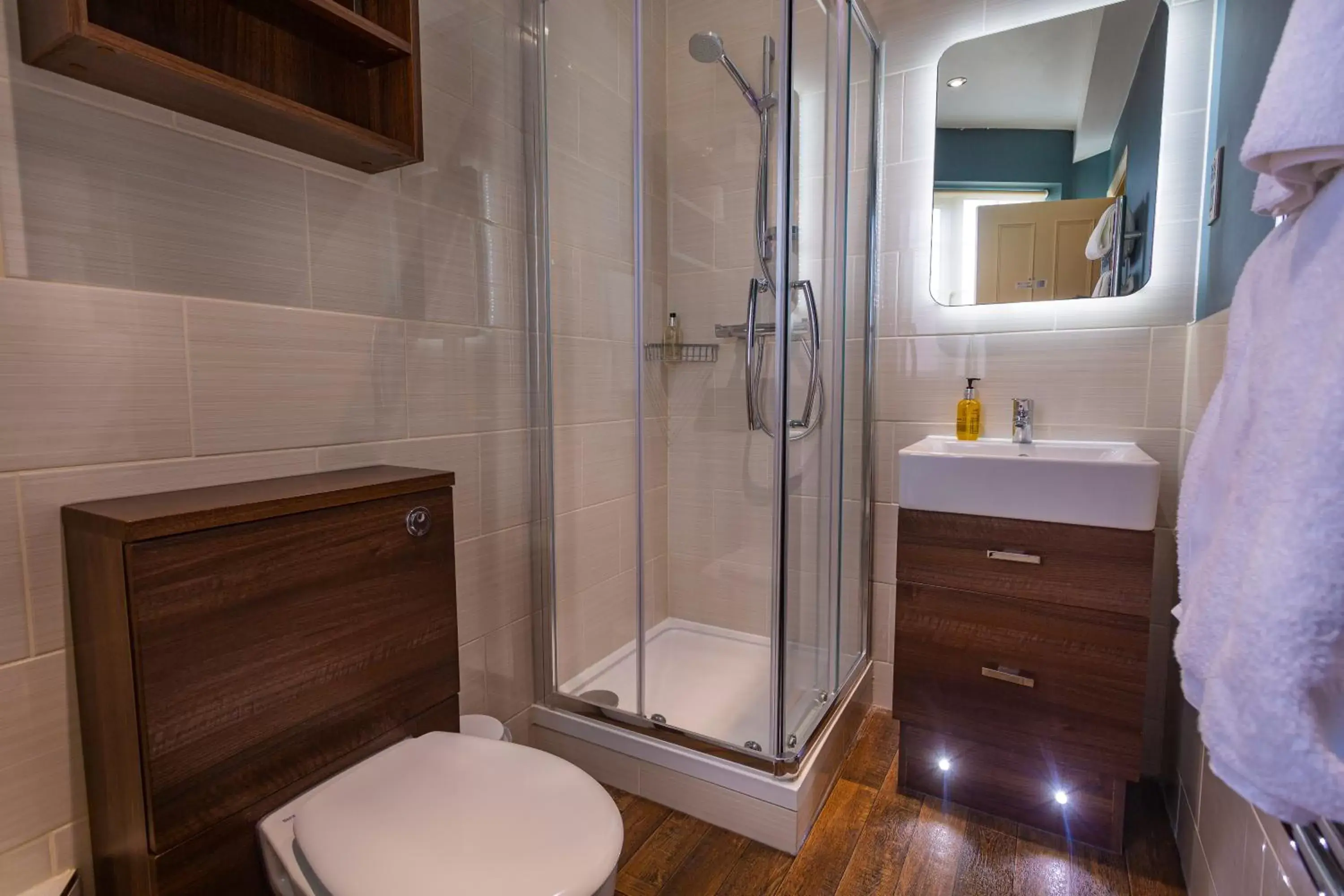 Shower, Bathroom in The White Hart Hotel, Boston, Lincolnshire