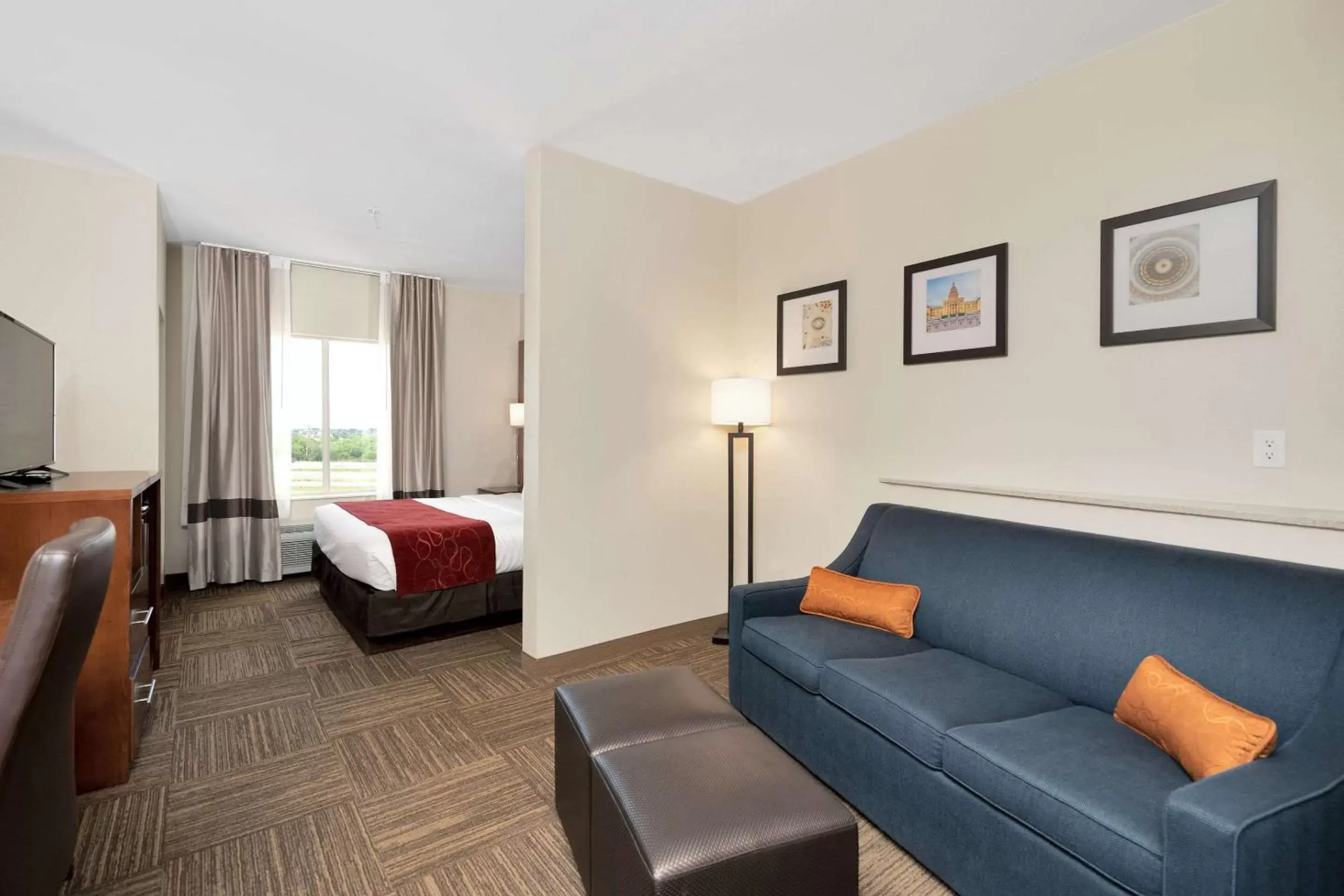 Bedroom, Seating Area in Comfort Suites University Abilene