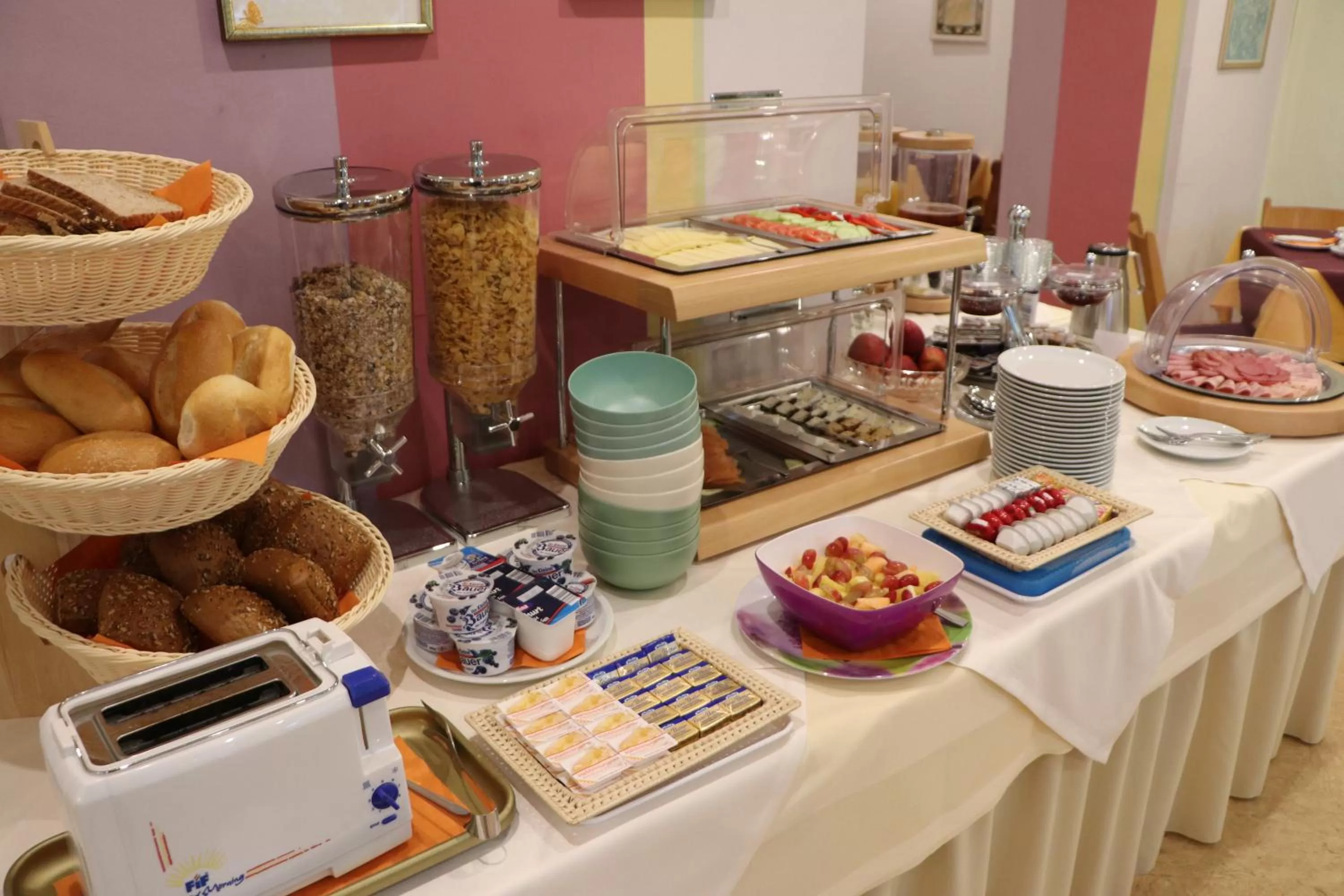 Buffet breakfast in Hotel Regina