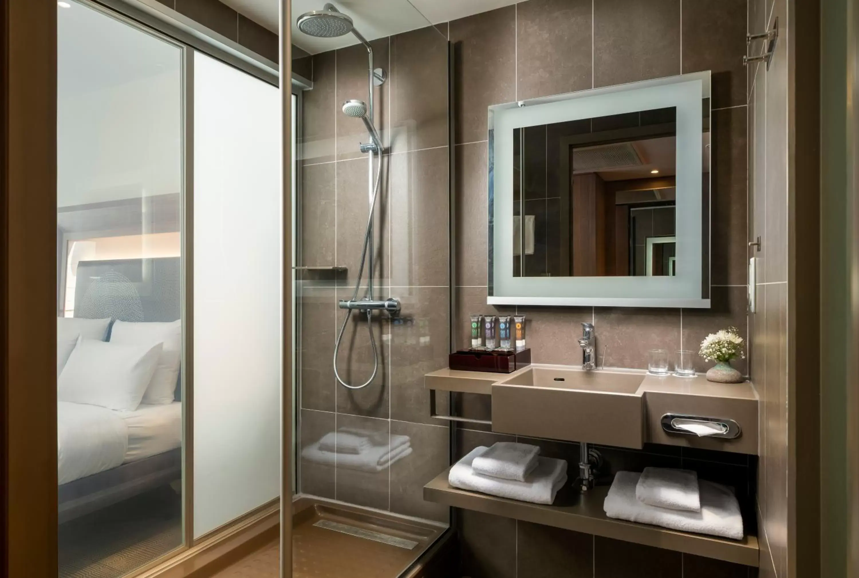 Shower, Bathroom in Novotel Istanbul Bosphorus Hotel