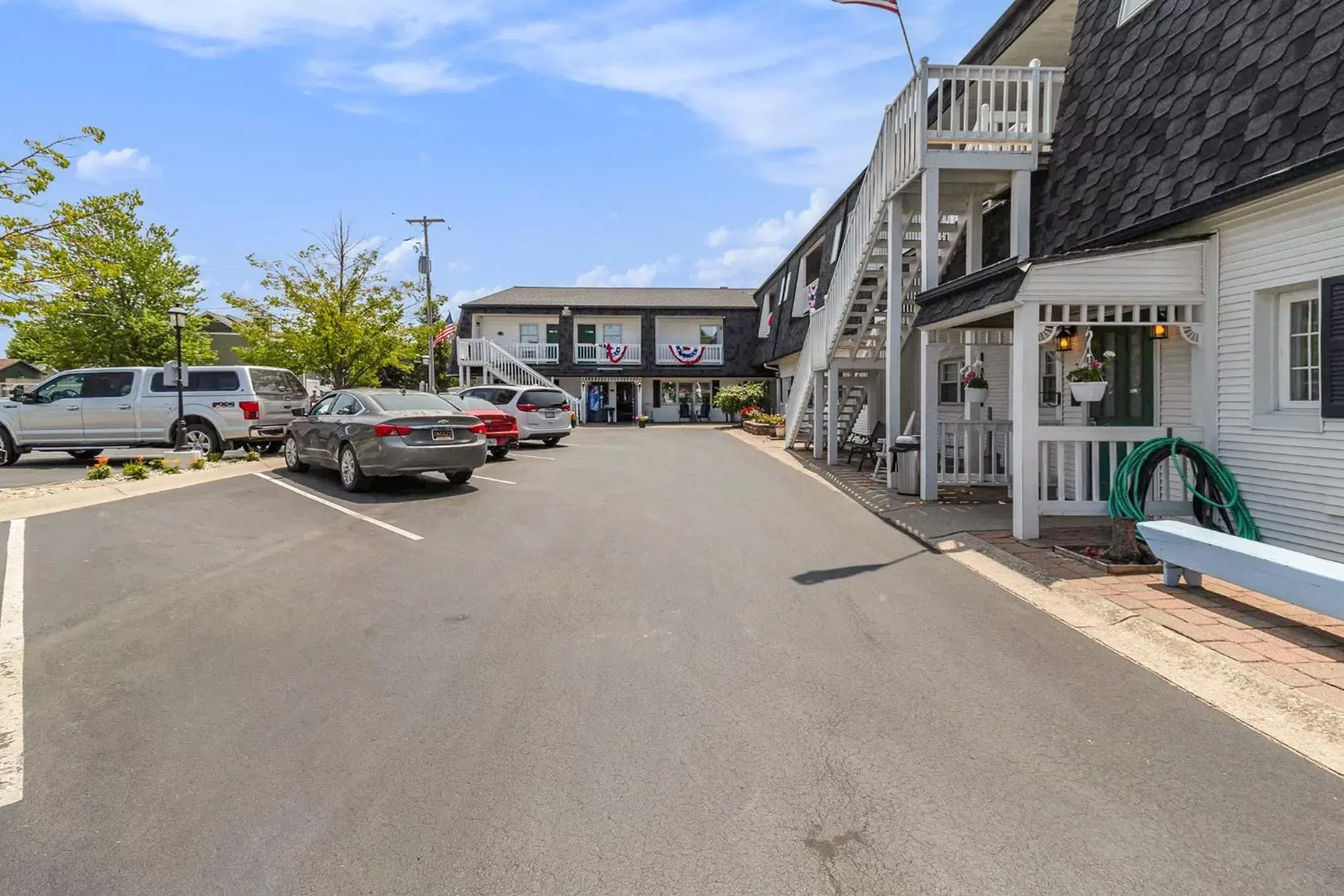 Property building, Neighborhood in Snyders Shoreline Inn